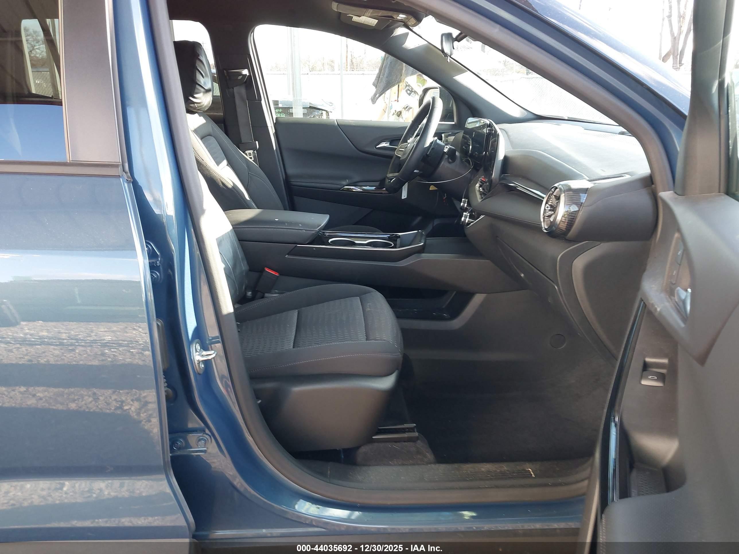 CHEVROLET EQUINOX image 5