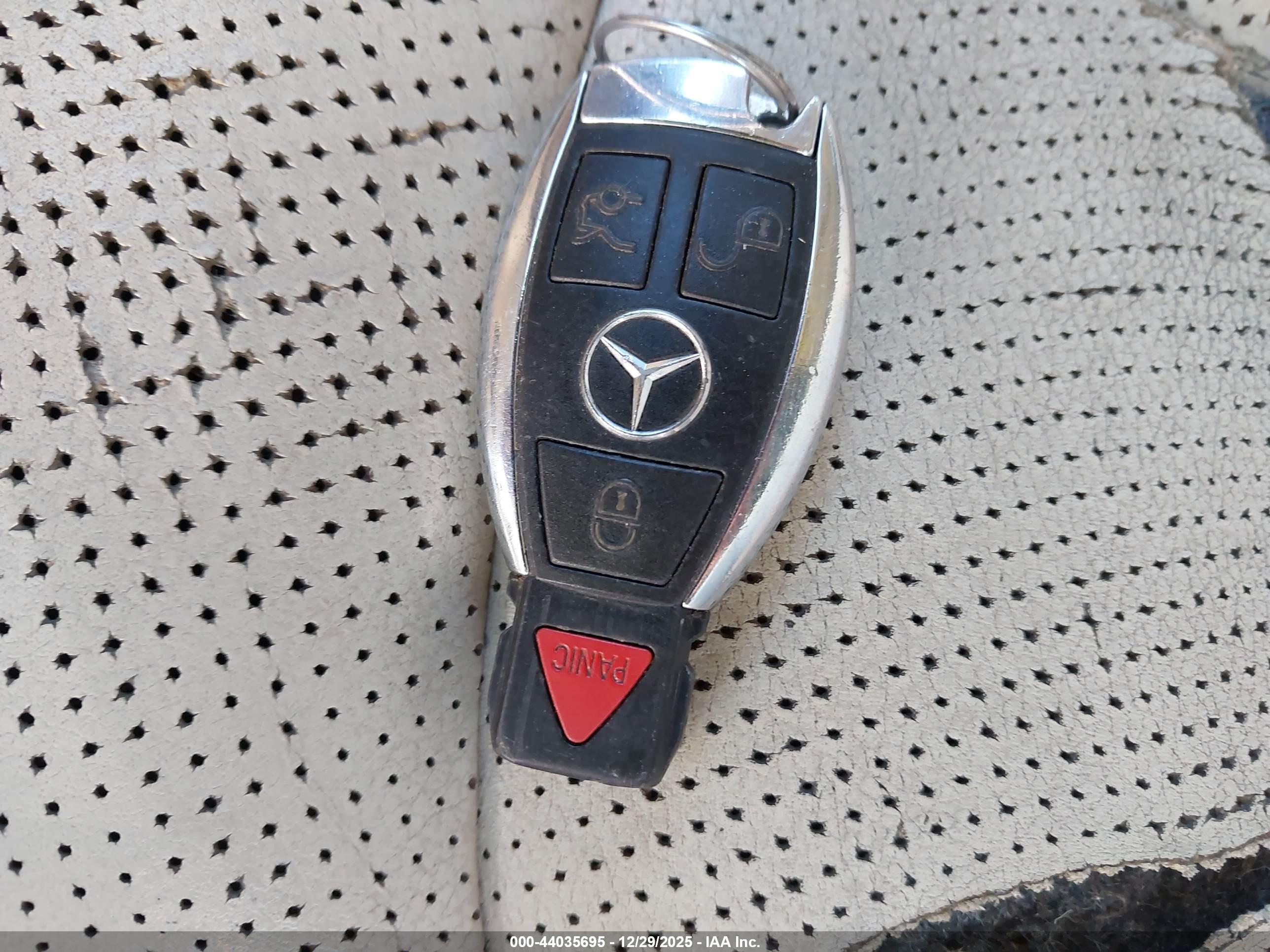 MERCEDES-BENZ E image 11
