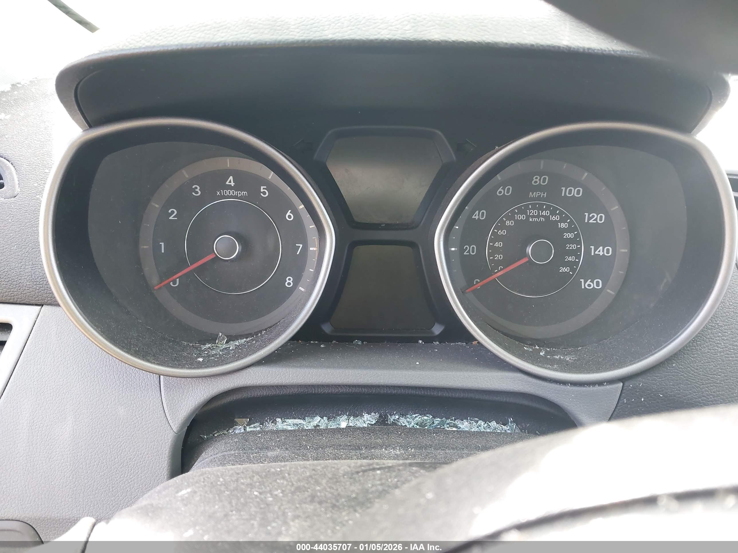 HYUNDAI ELANTRA image 7