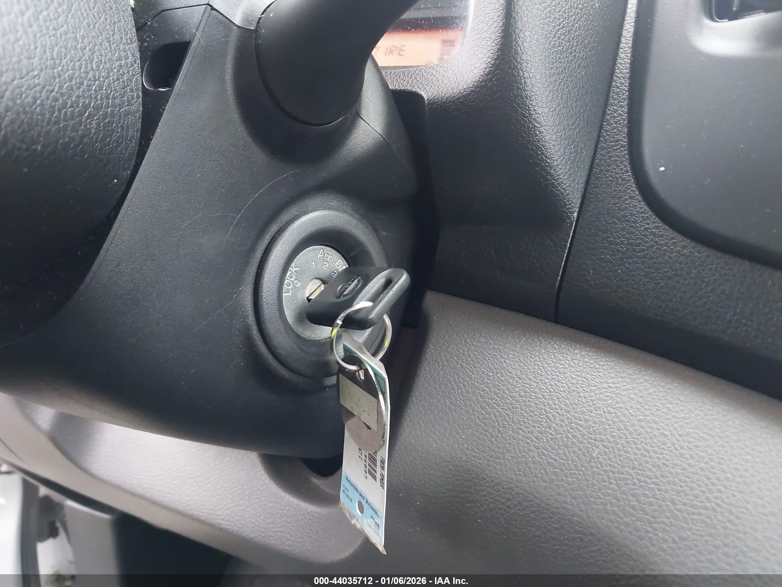 NISSAN NV200 image 11