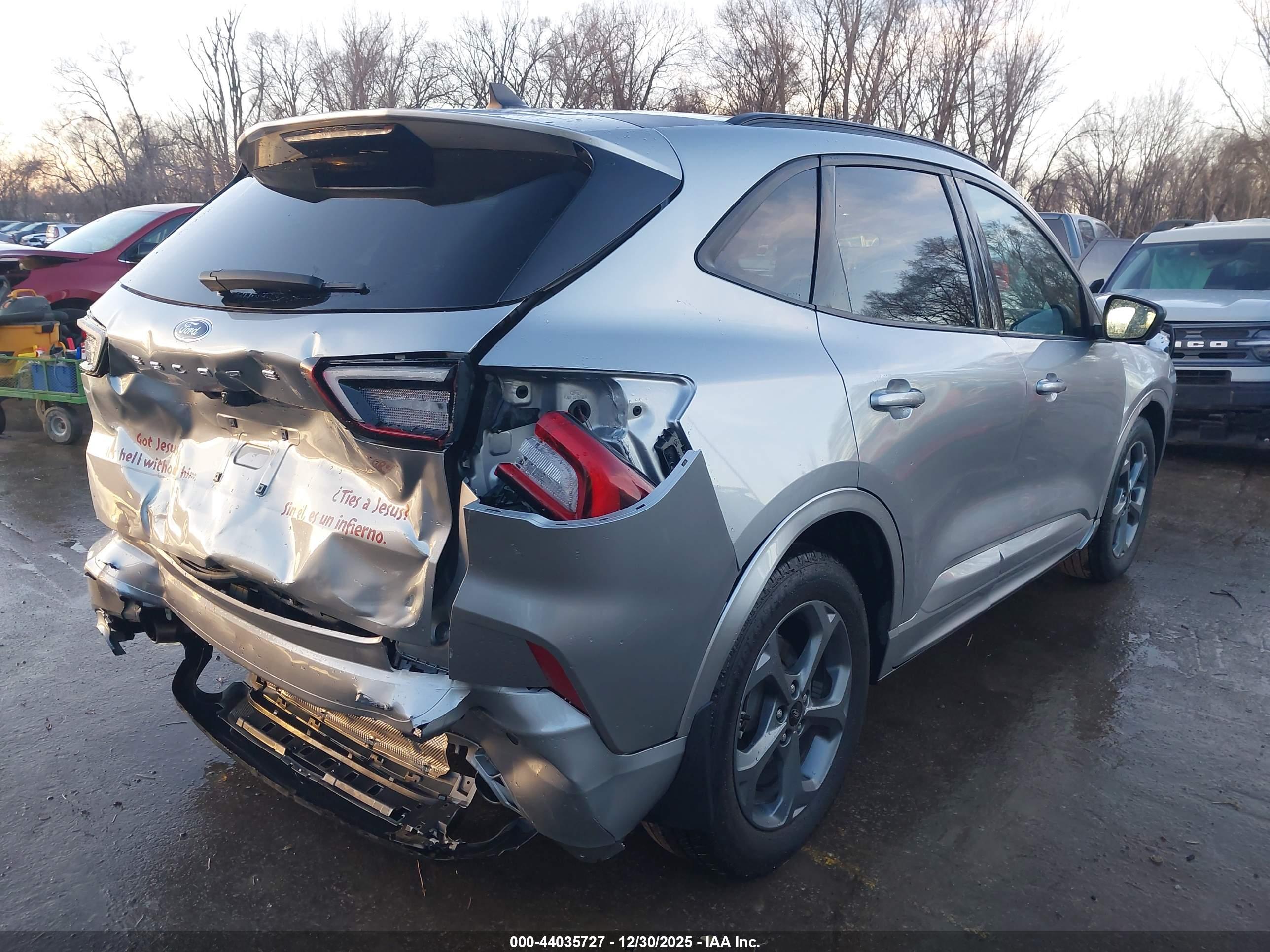 FORD ESCAPE image 4