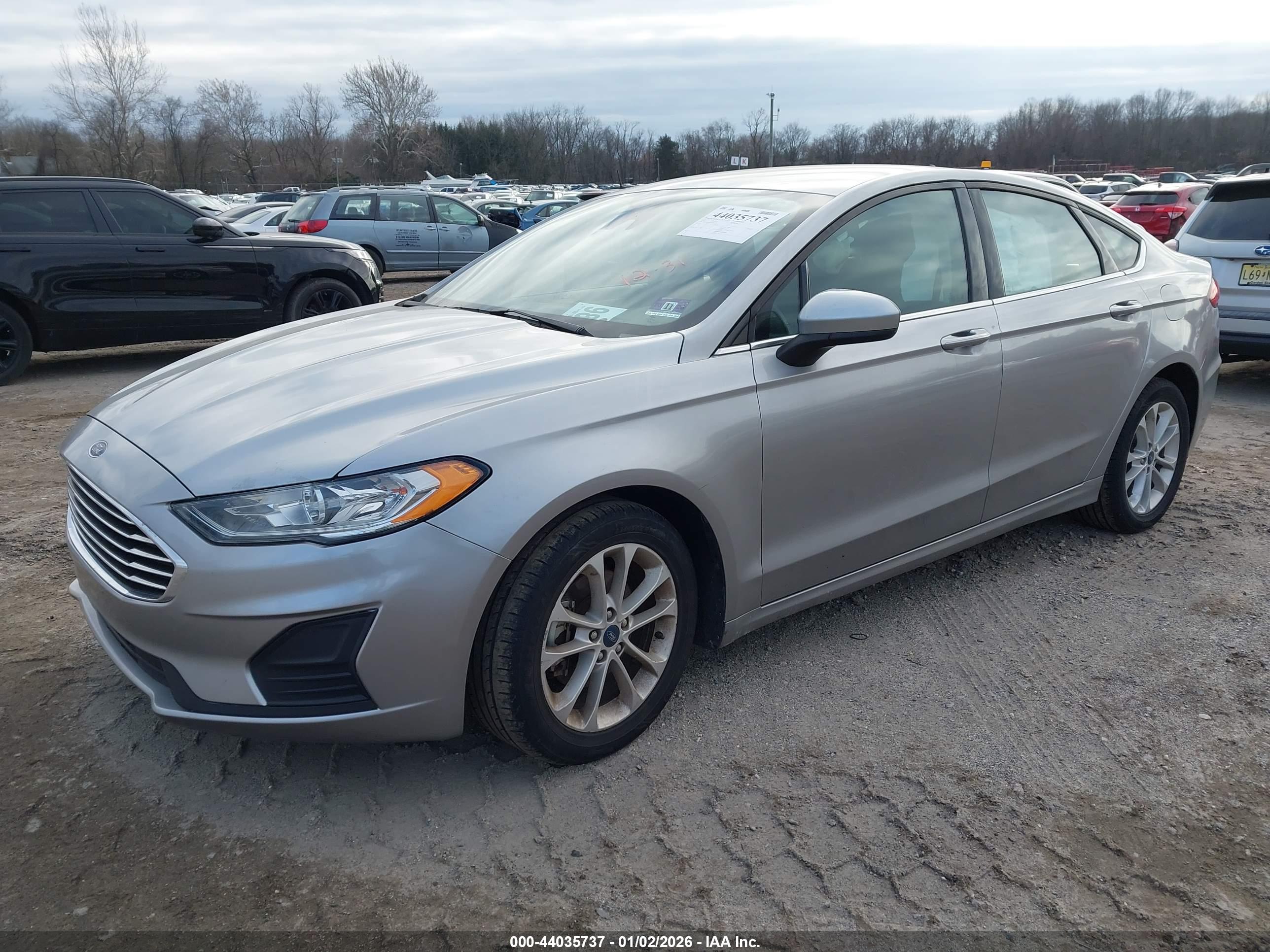 FORD FUSION image 2