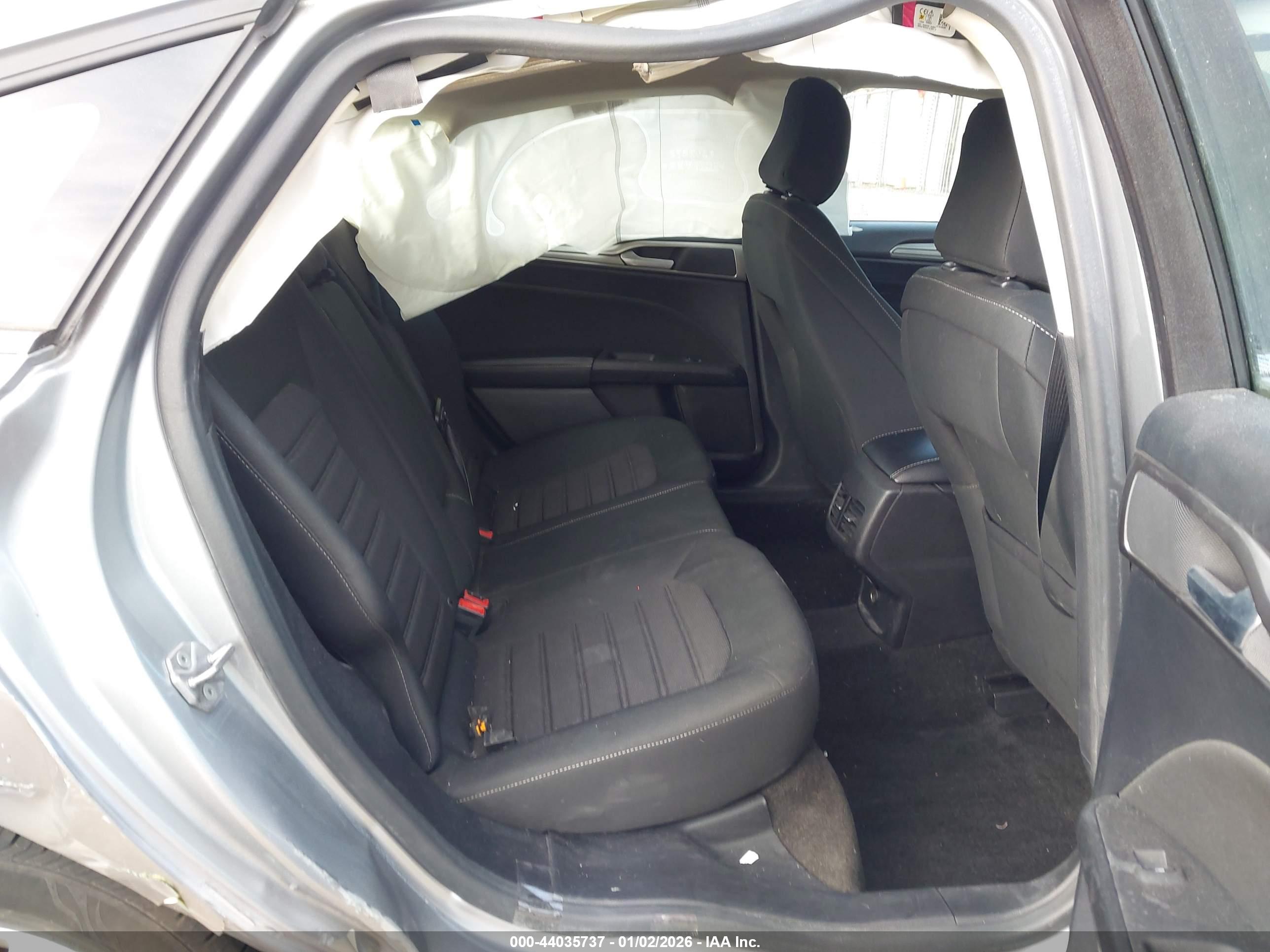 FORD FUSION image 8