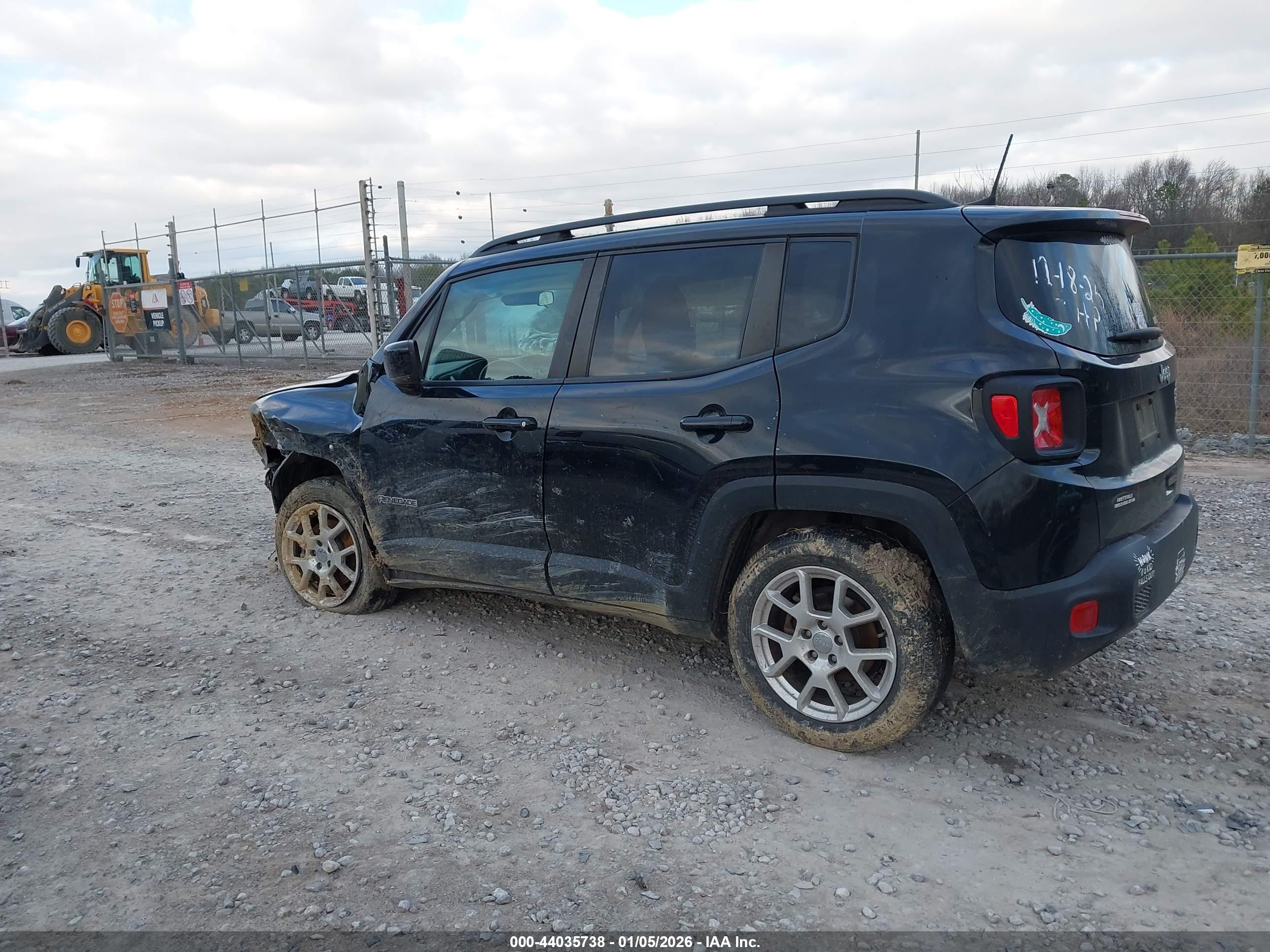 JEEP RENEGADE image 3