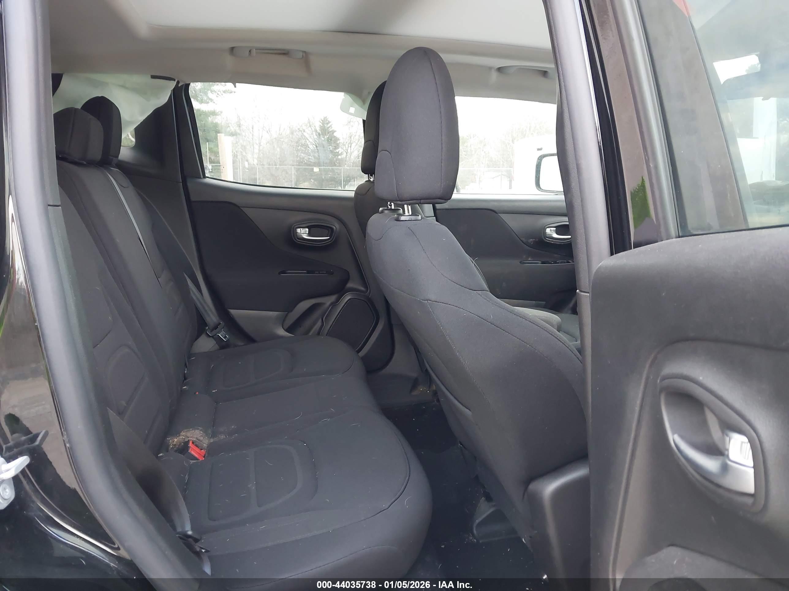 JEEP RENEGADE image 8
