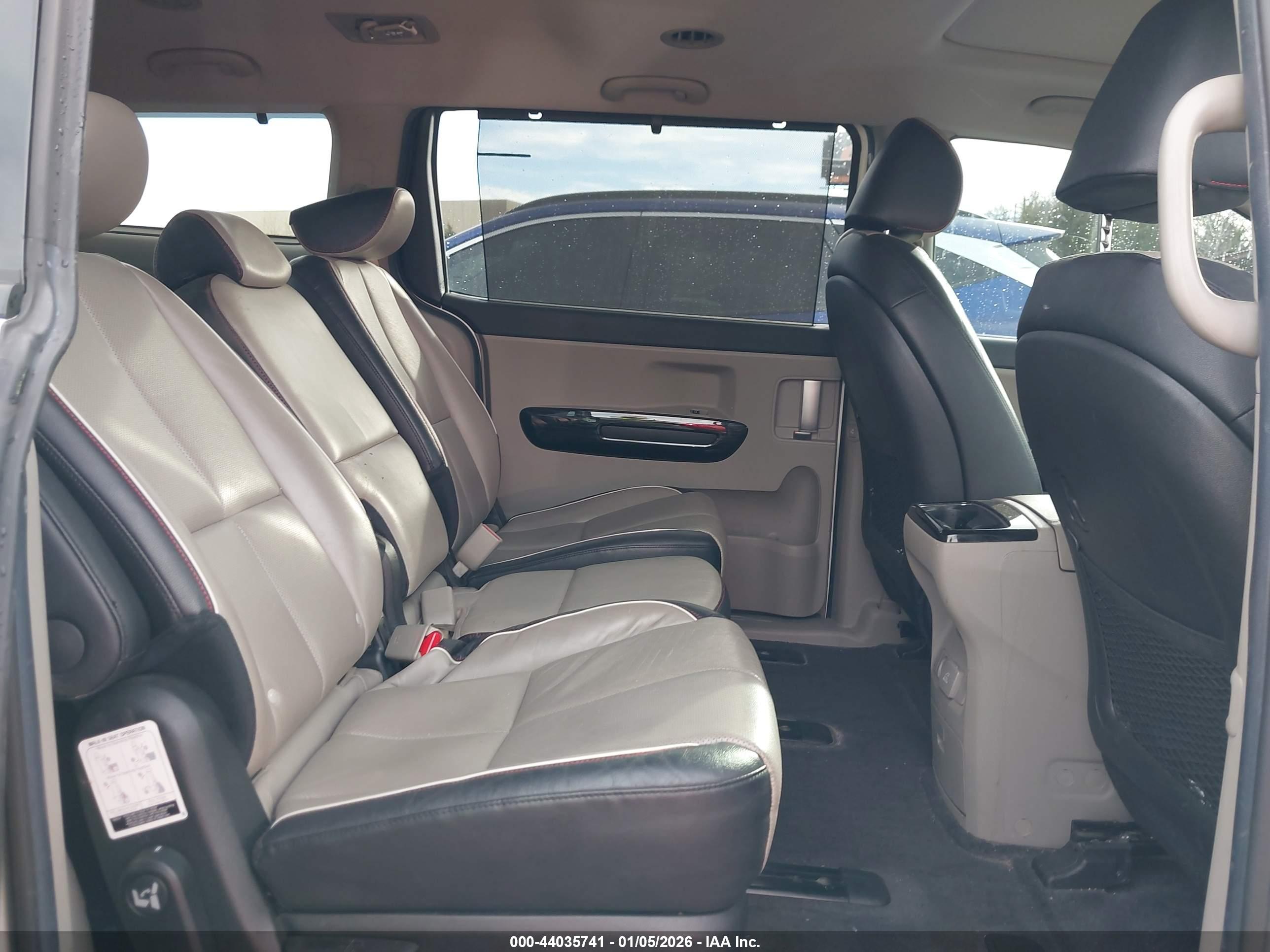 KIA SEDONA image 8