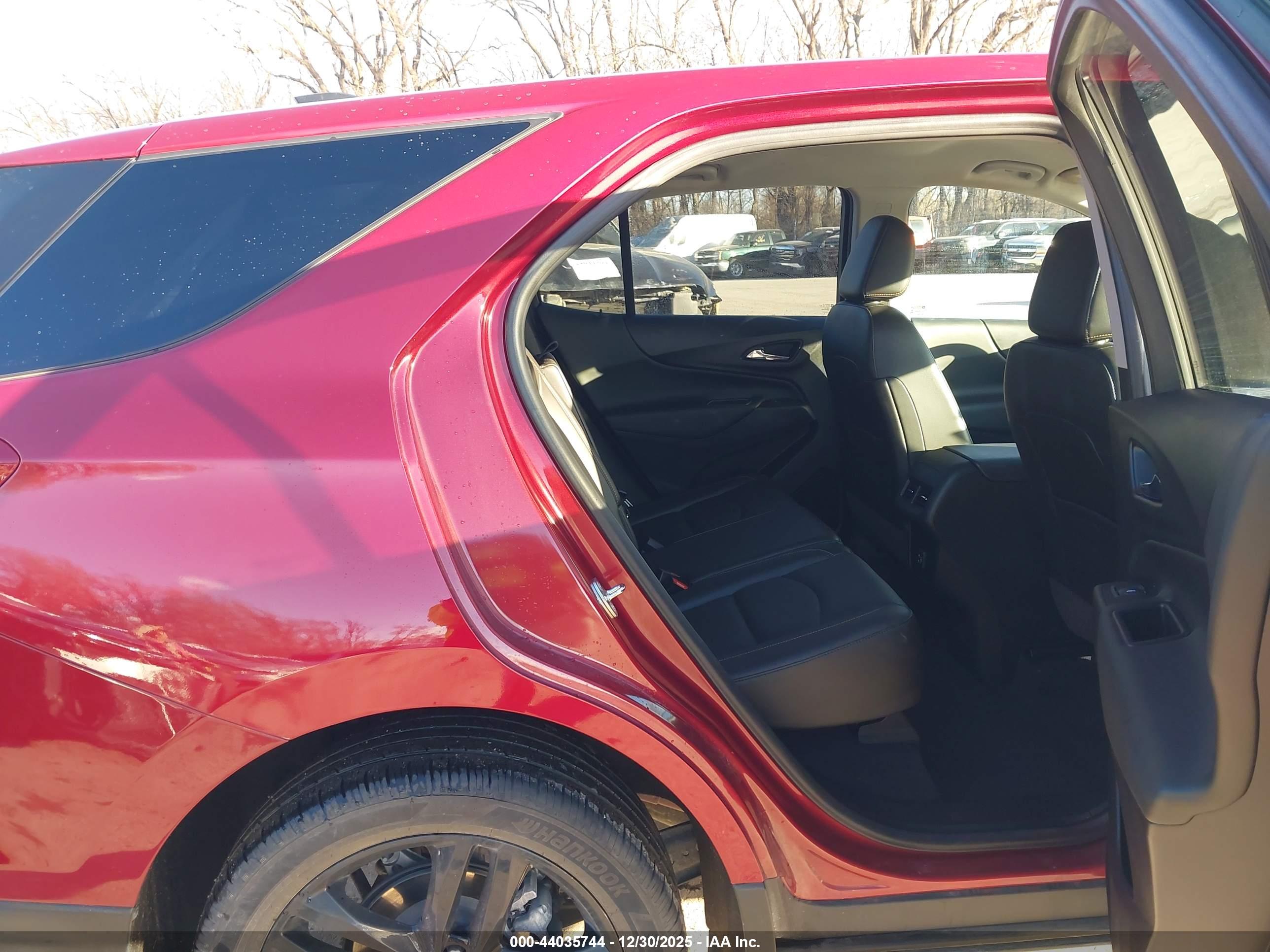 CHEVROLET EQUINOX image 8