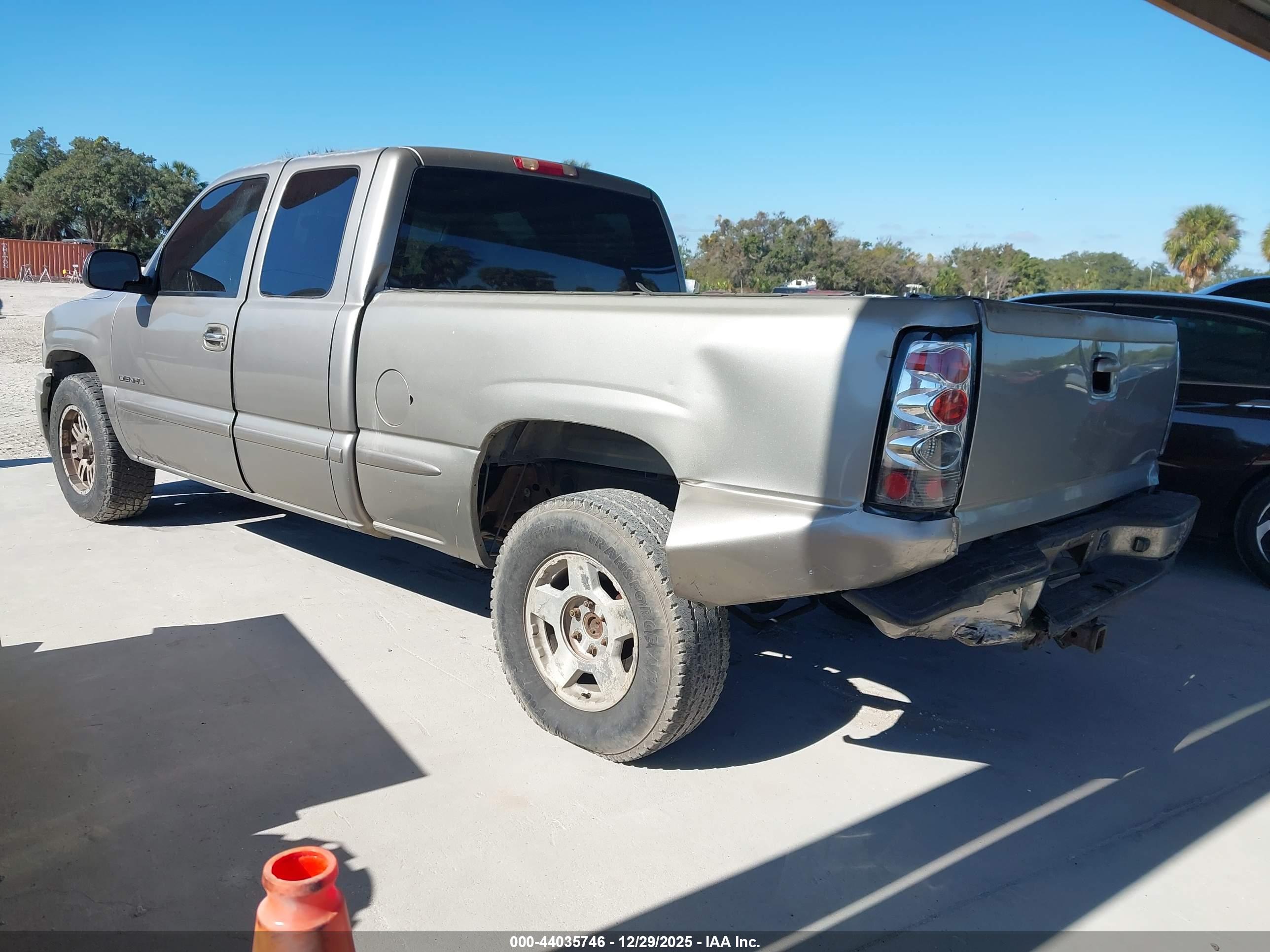 GMC SIERRA image 3