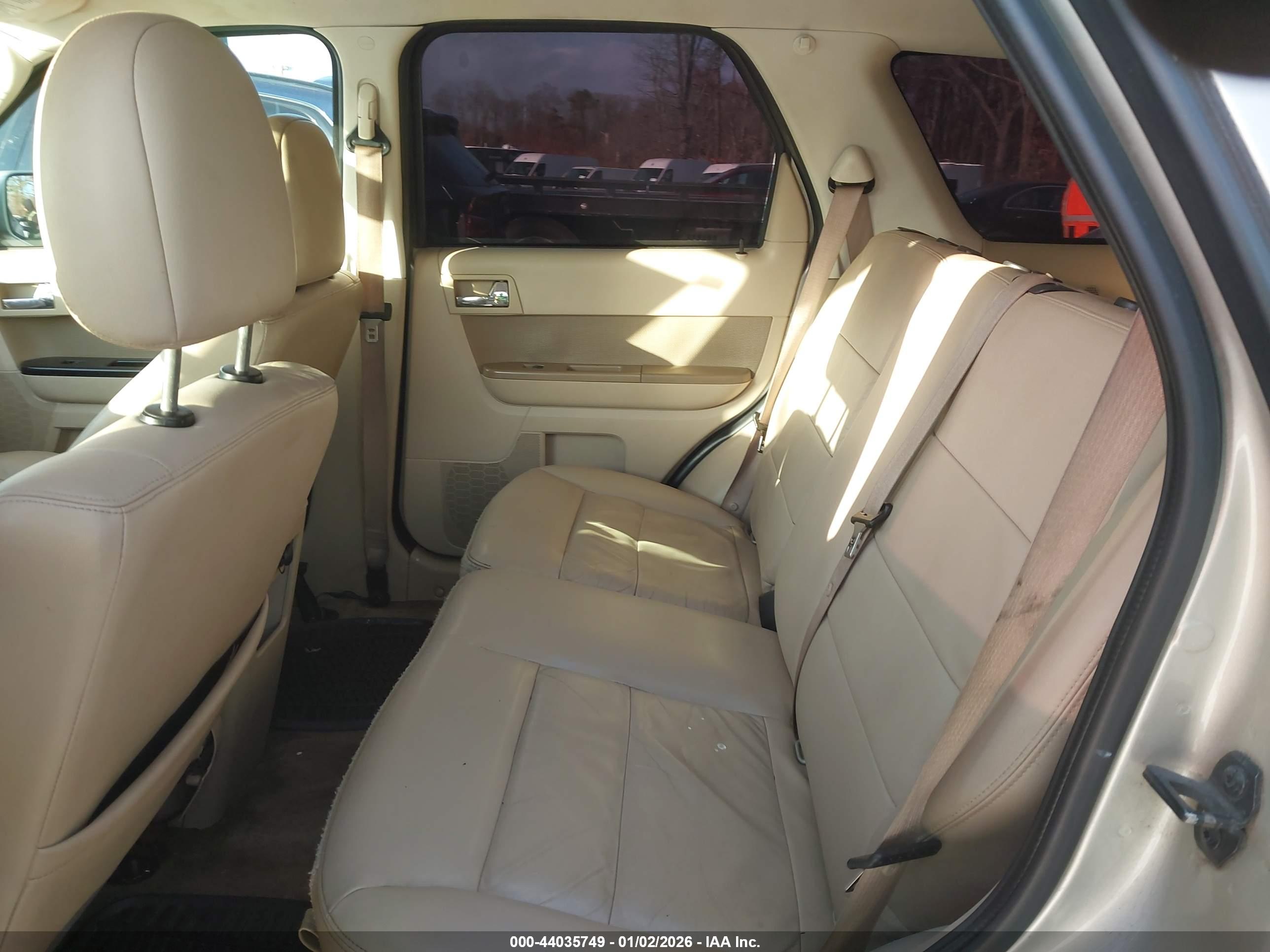 FORD ESCAPE image 8