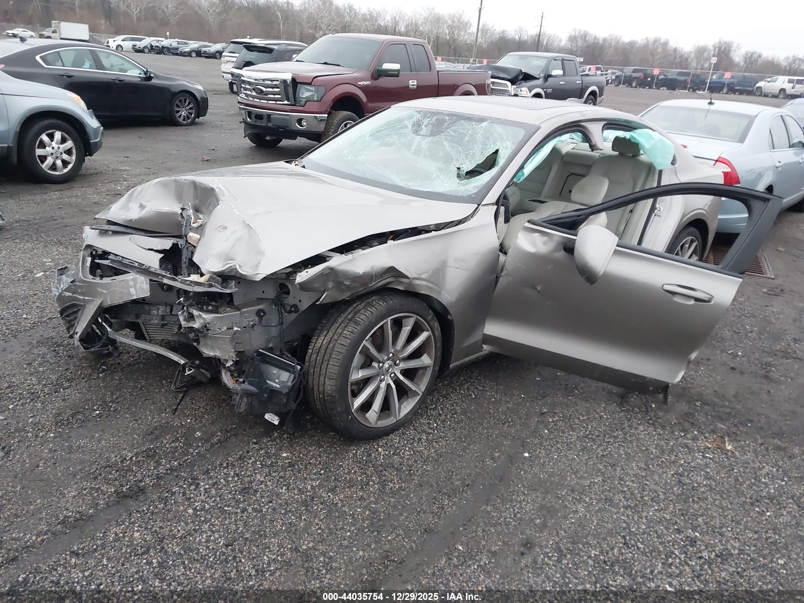 VOLVO S60 image 2
