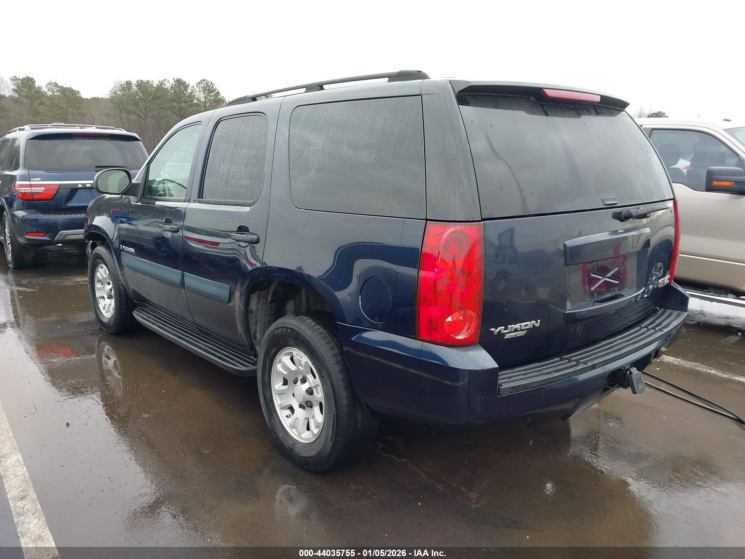 GMC YUKON image 3