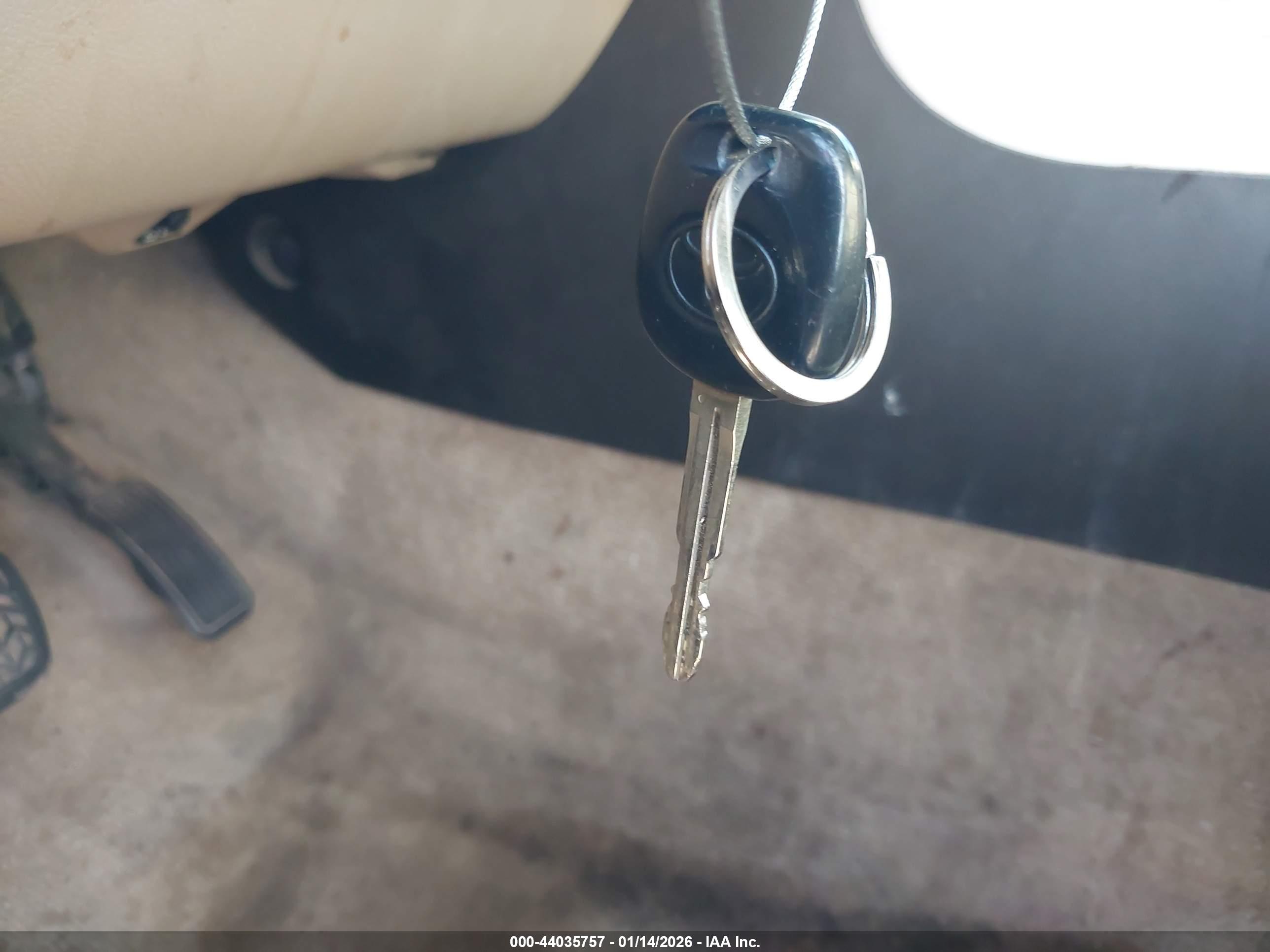 TOYOTA SEQUOIA image 11