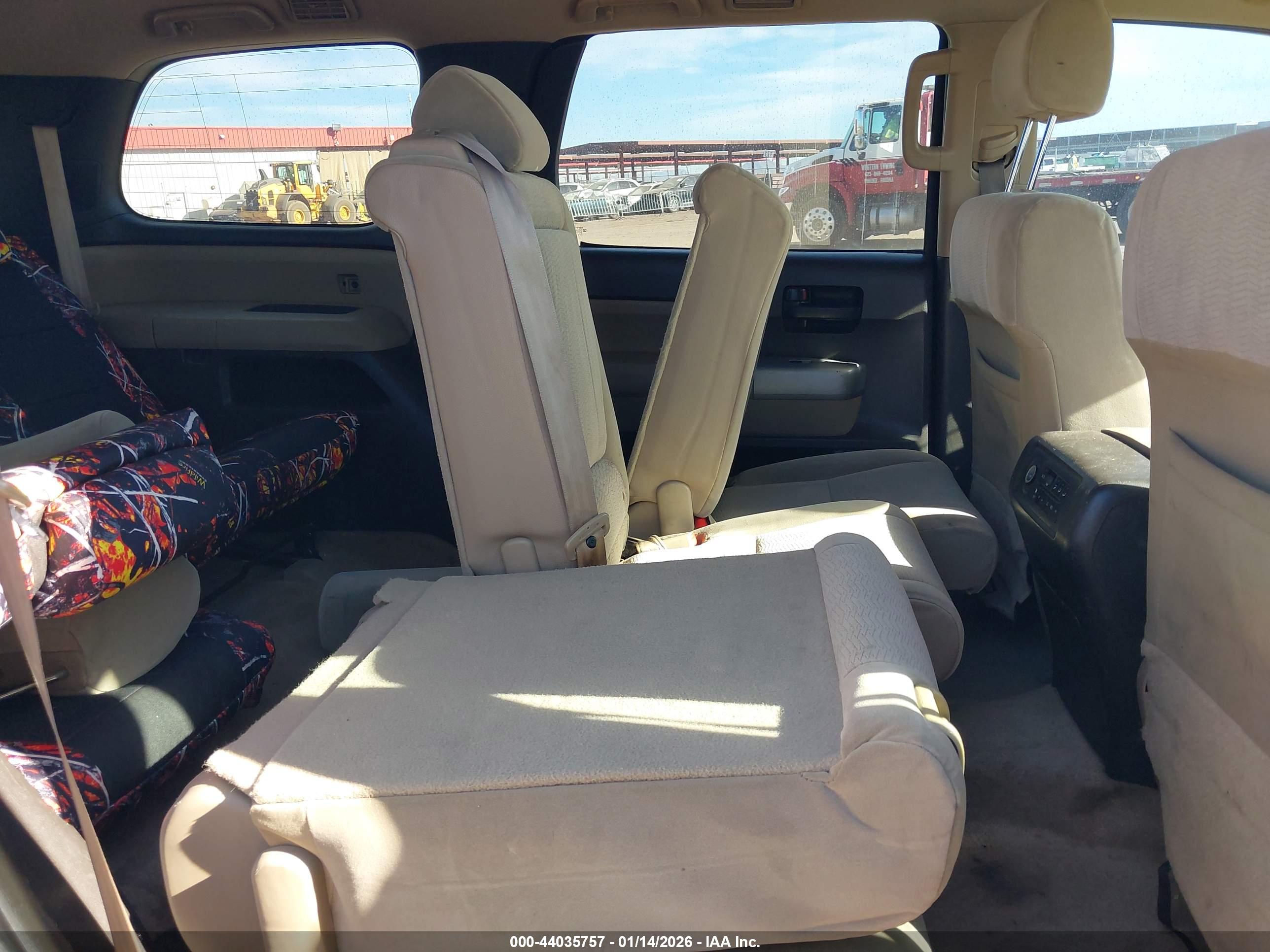TOYOTA SEQUOIA image 8