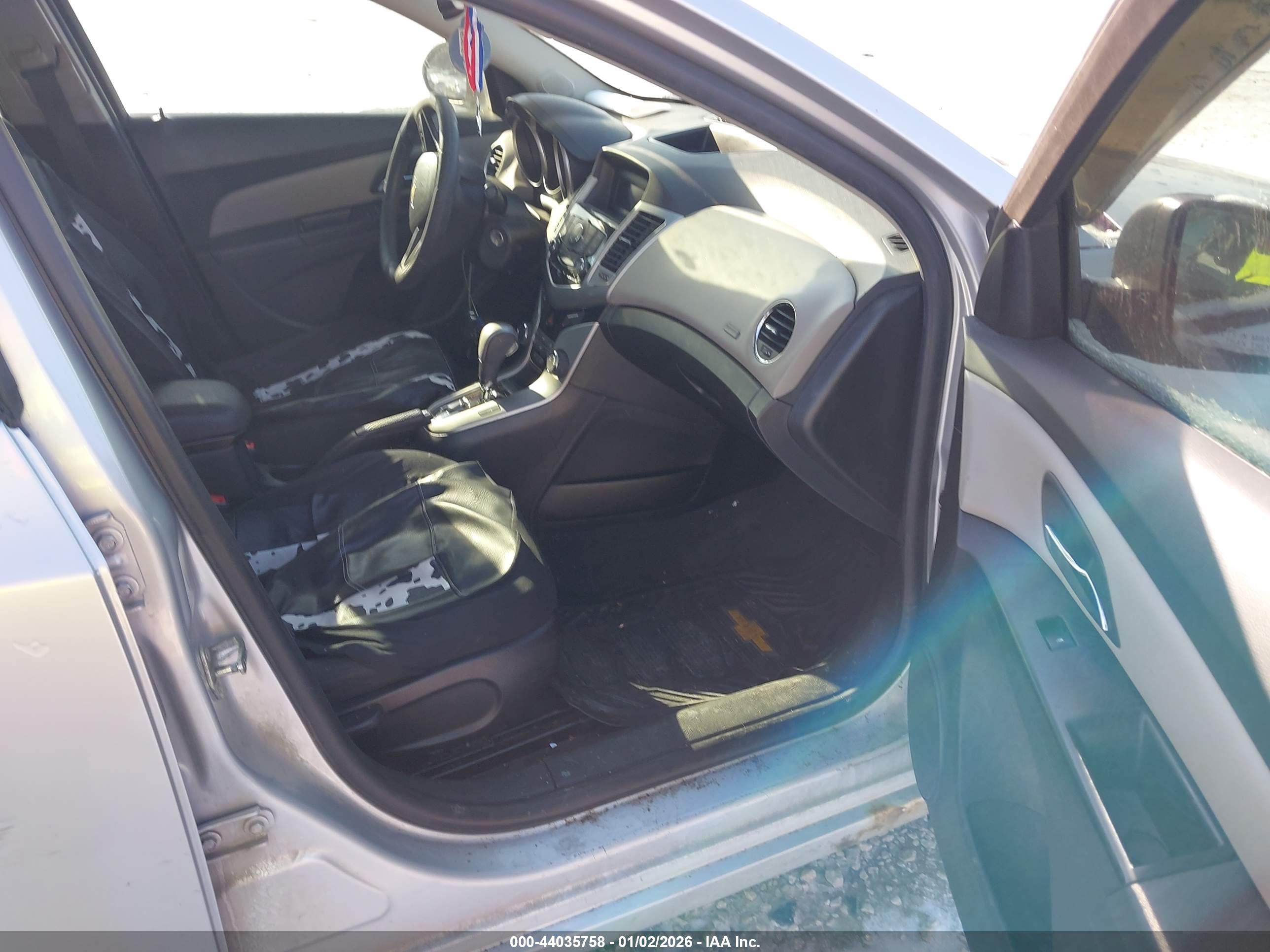 CHEVROLET CRUZE image 5