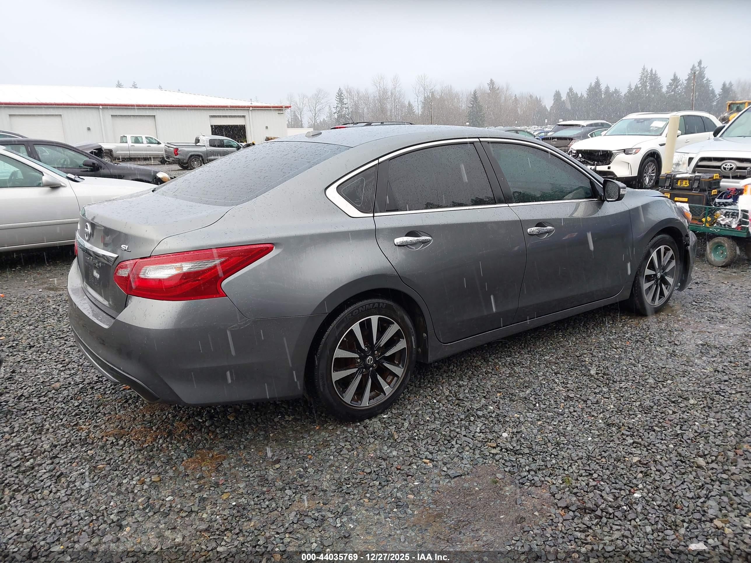 NISSAN ALTIMA image 4