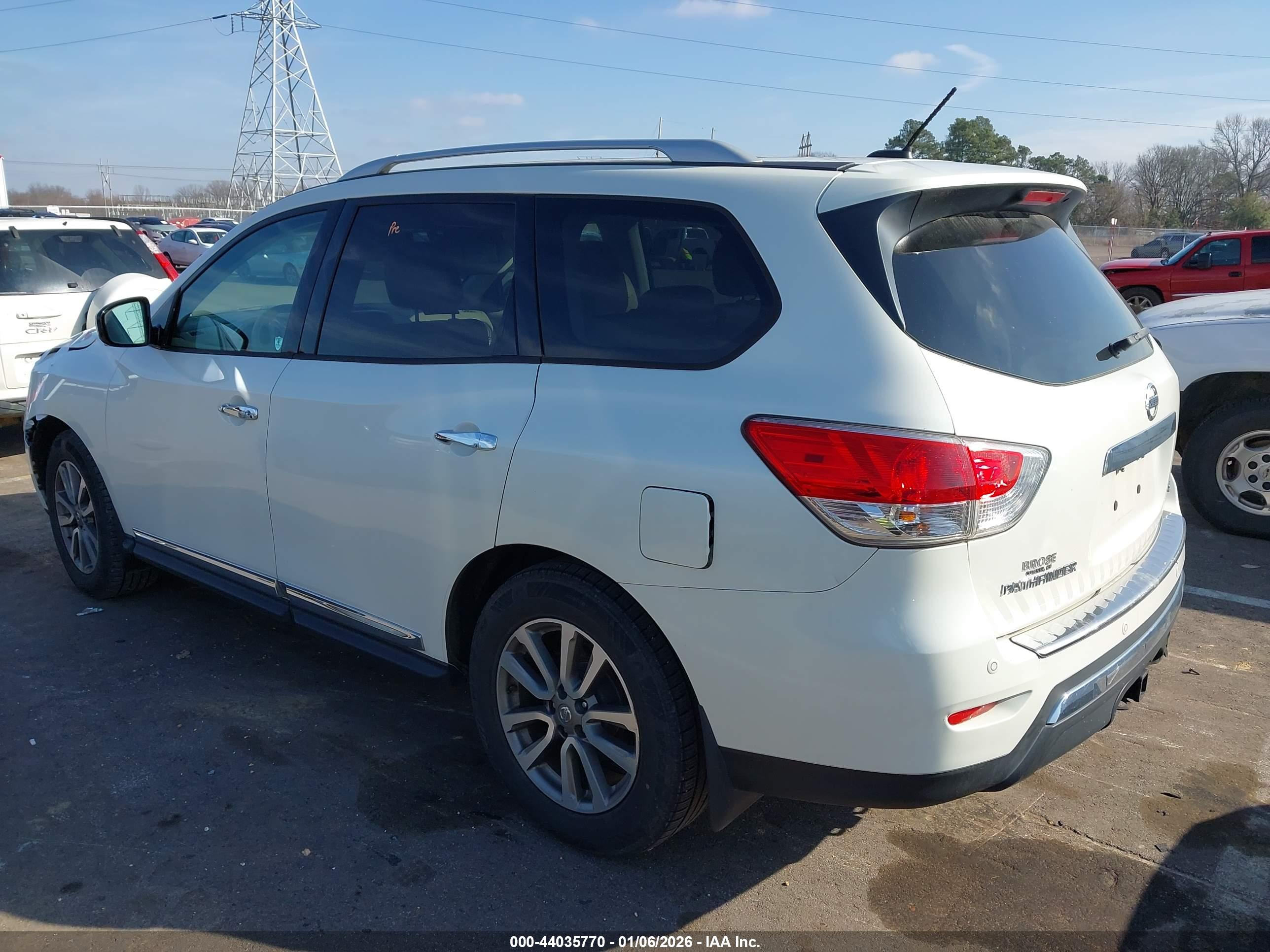 NISSAN PATHFINDER image 3