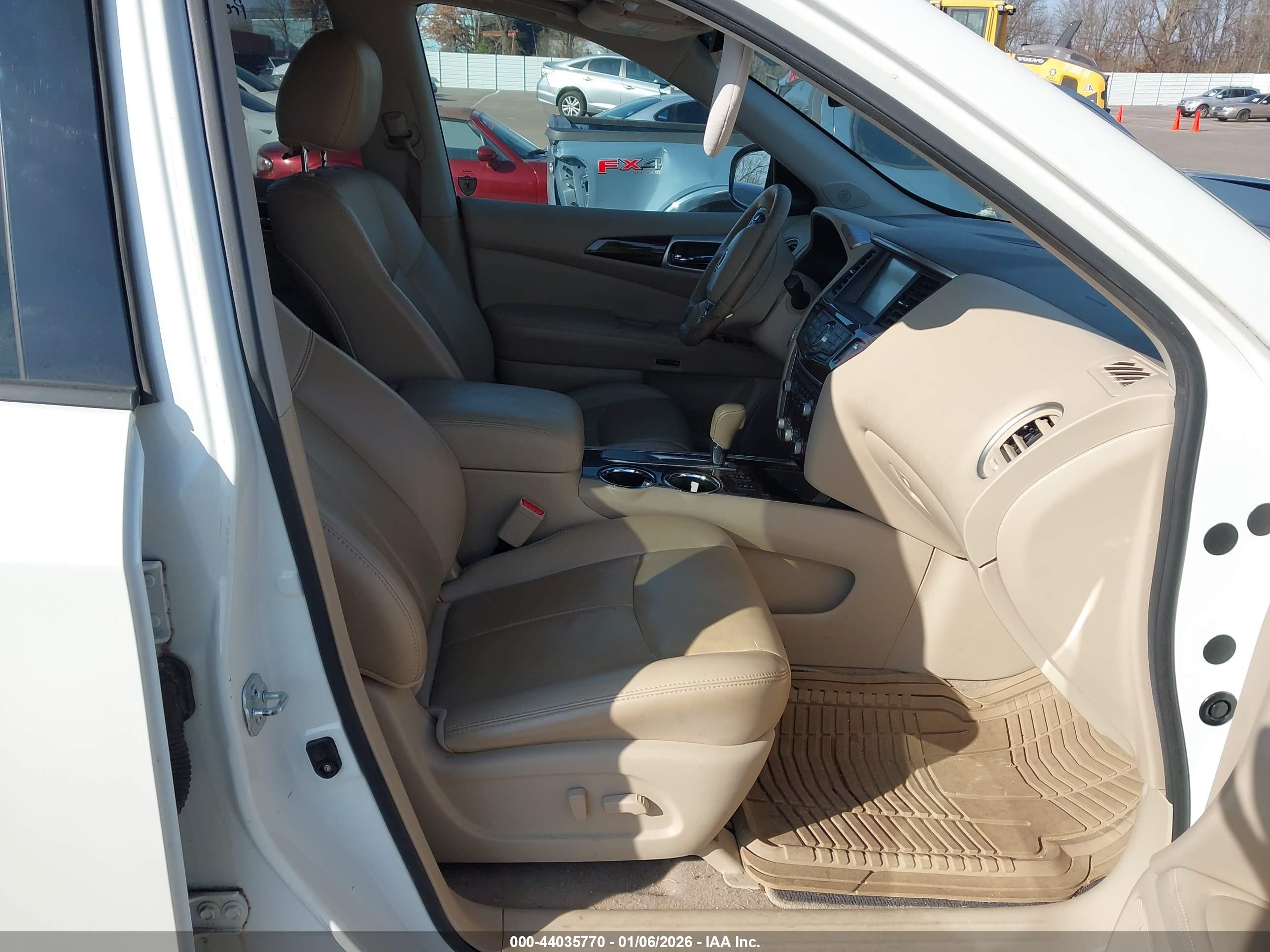 NISSAN PATHFINDER image 5