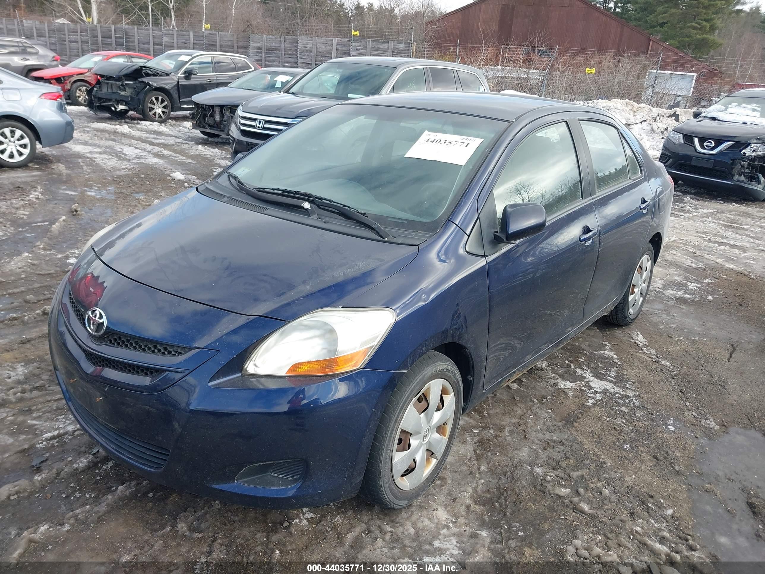 TOYOTA YARIS image 2