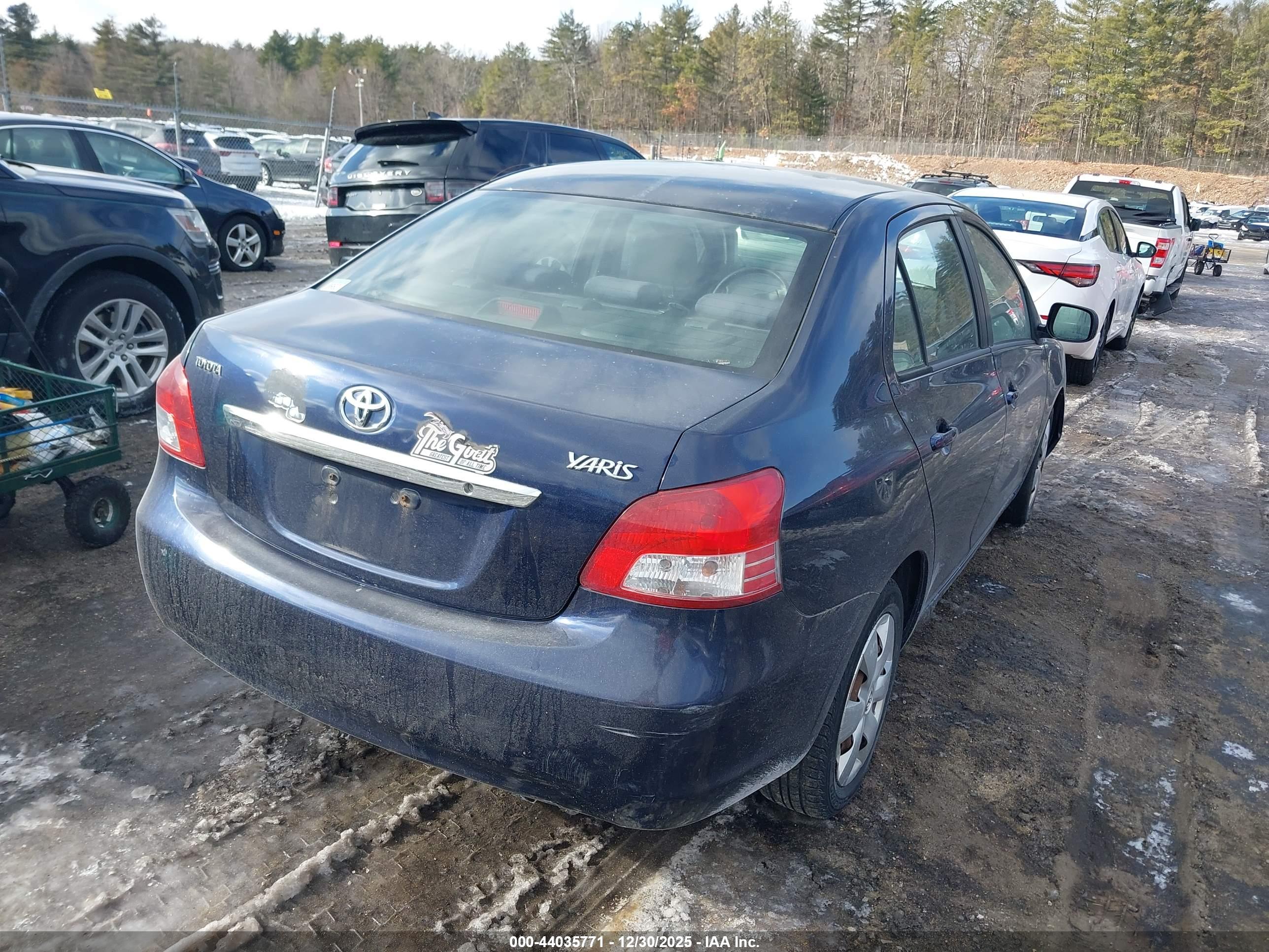 TOYOTA YARIS image 4