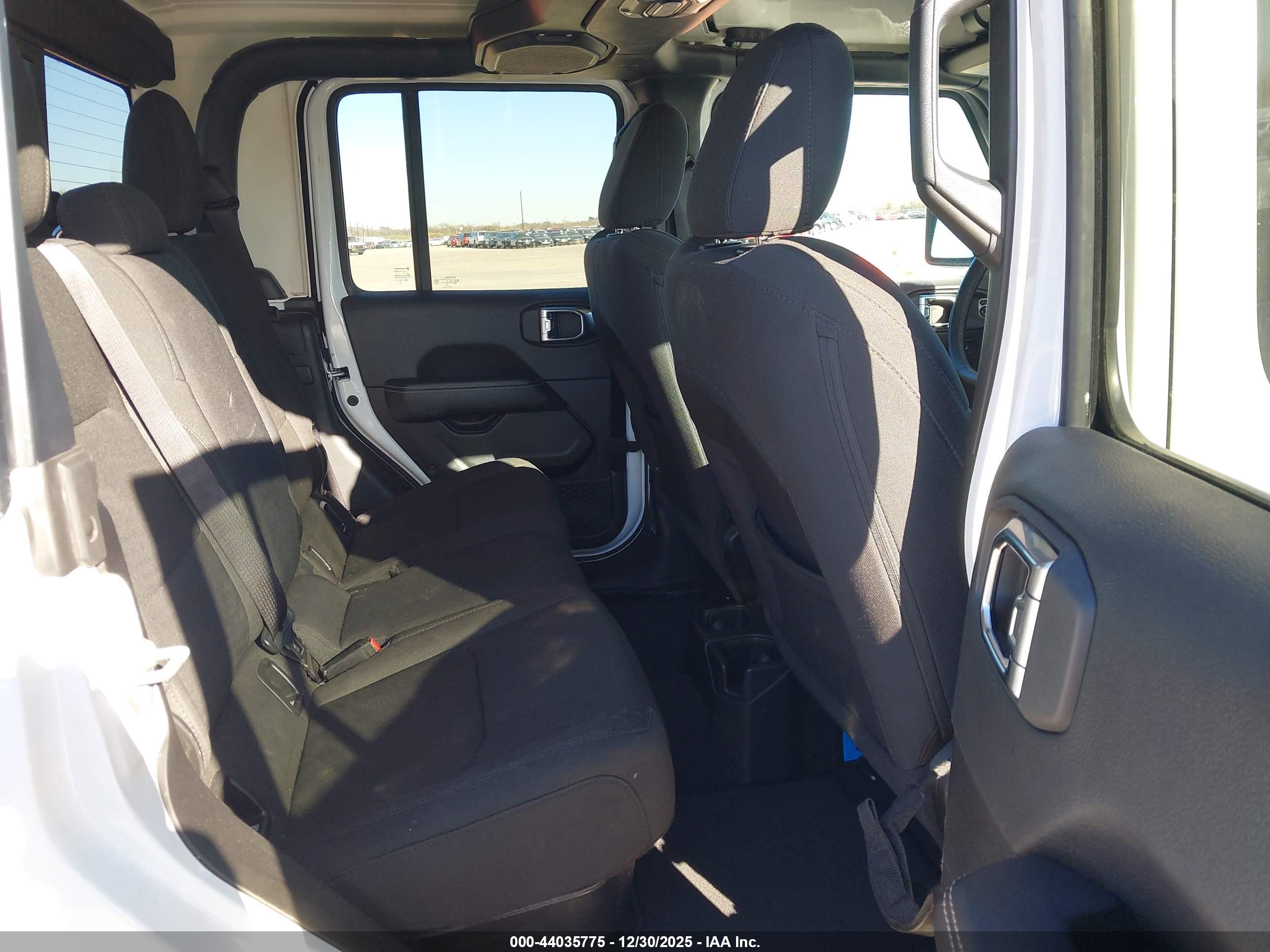 JEEP GLADIATOR image 8