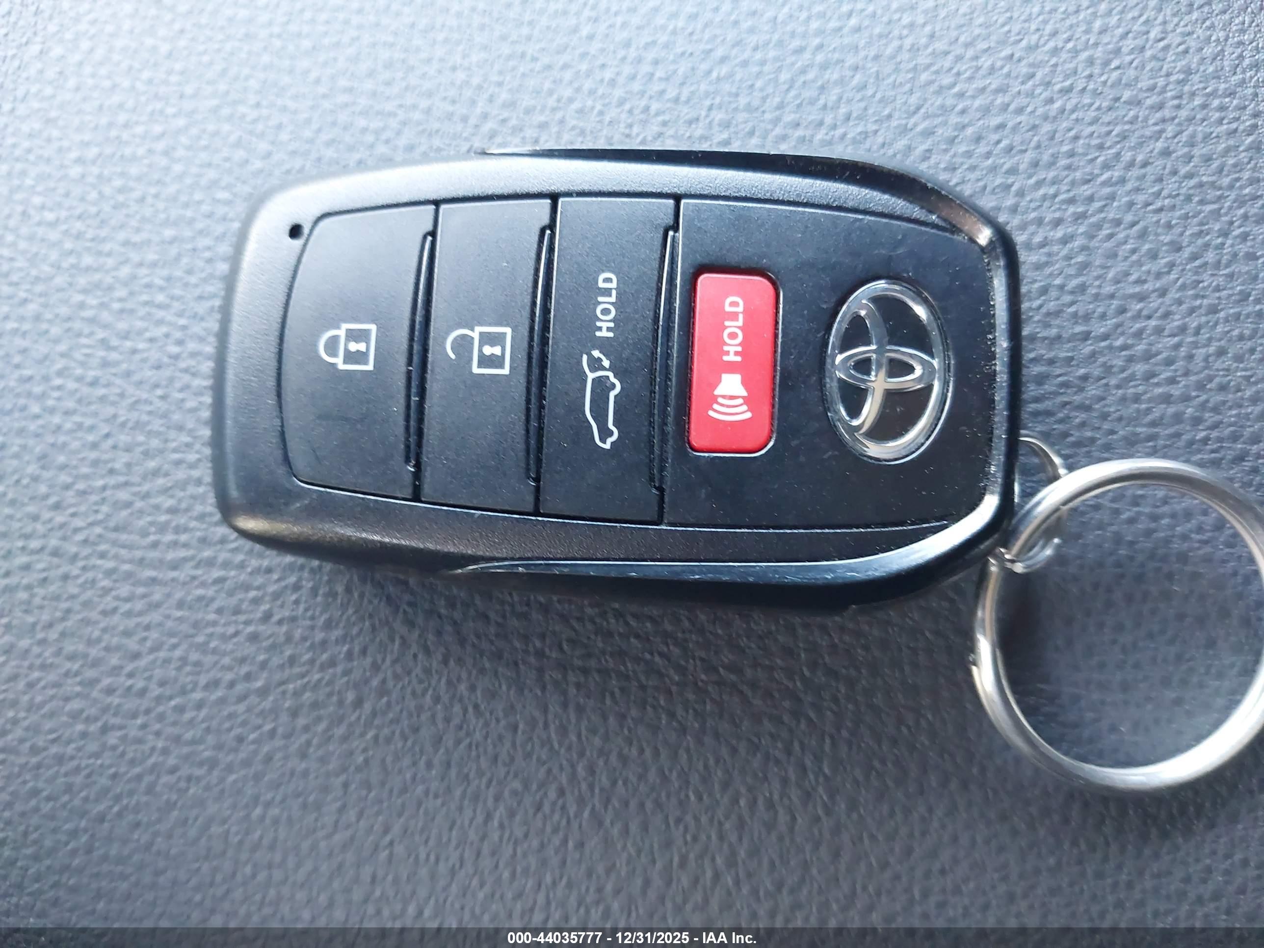 TOYOTA GRAND image 11