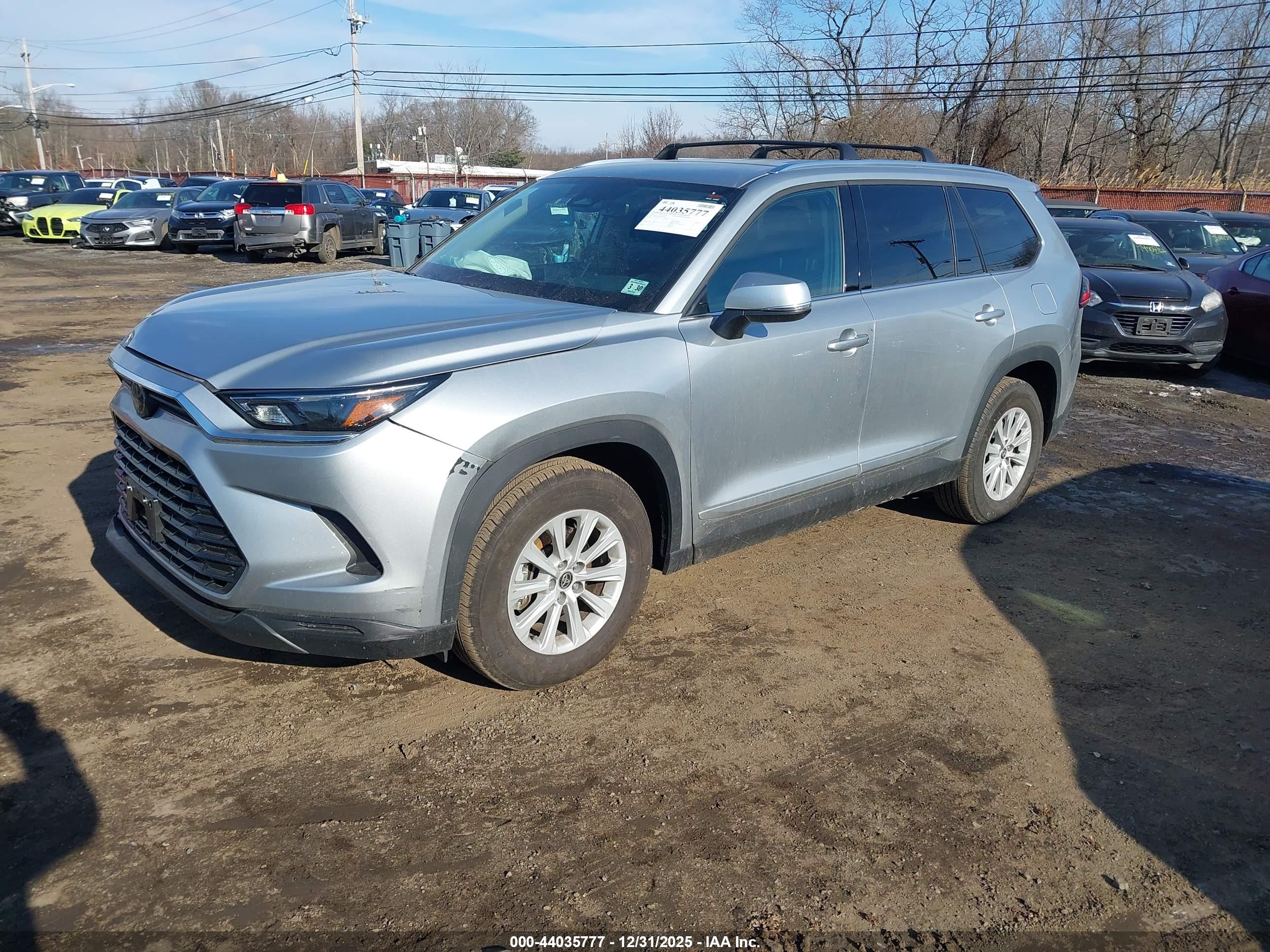 TOYOTA GRAND image 2