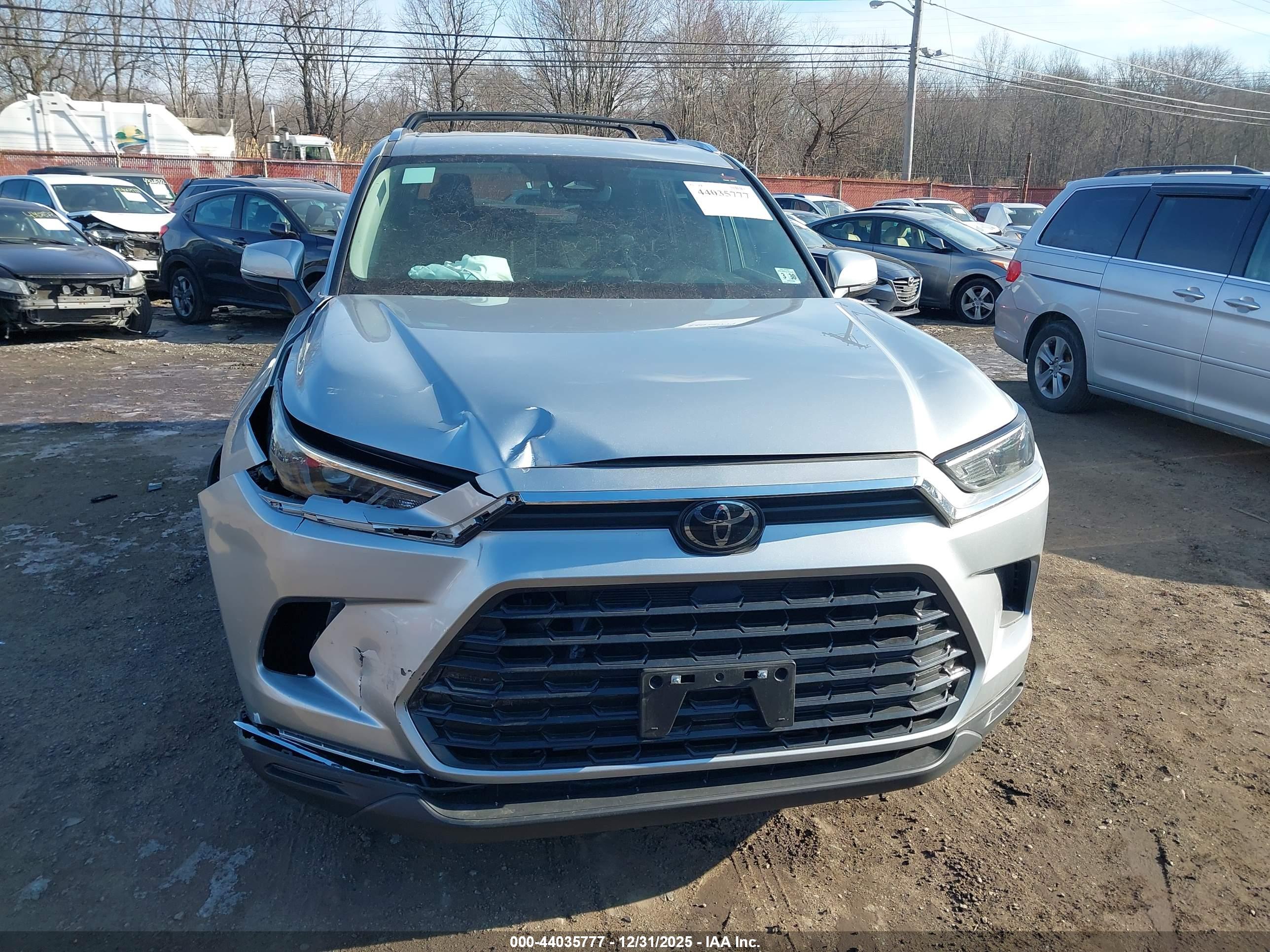 TOYOTA GRAND image 6