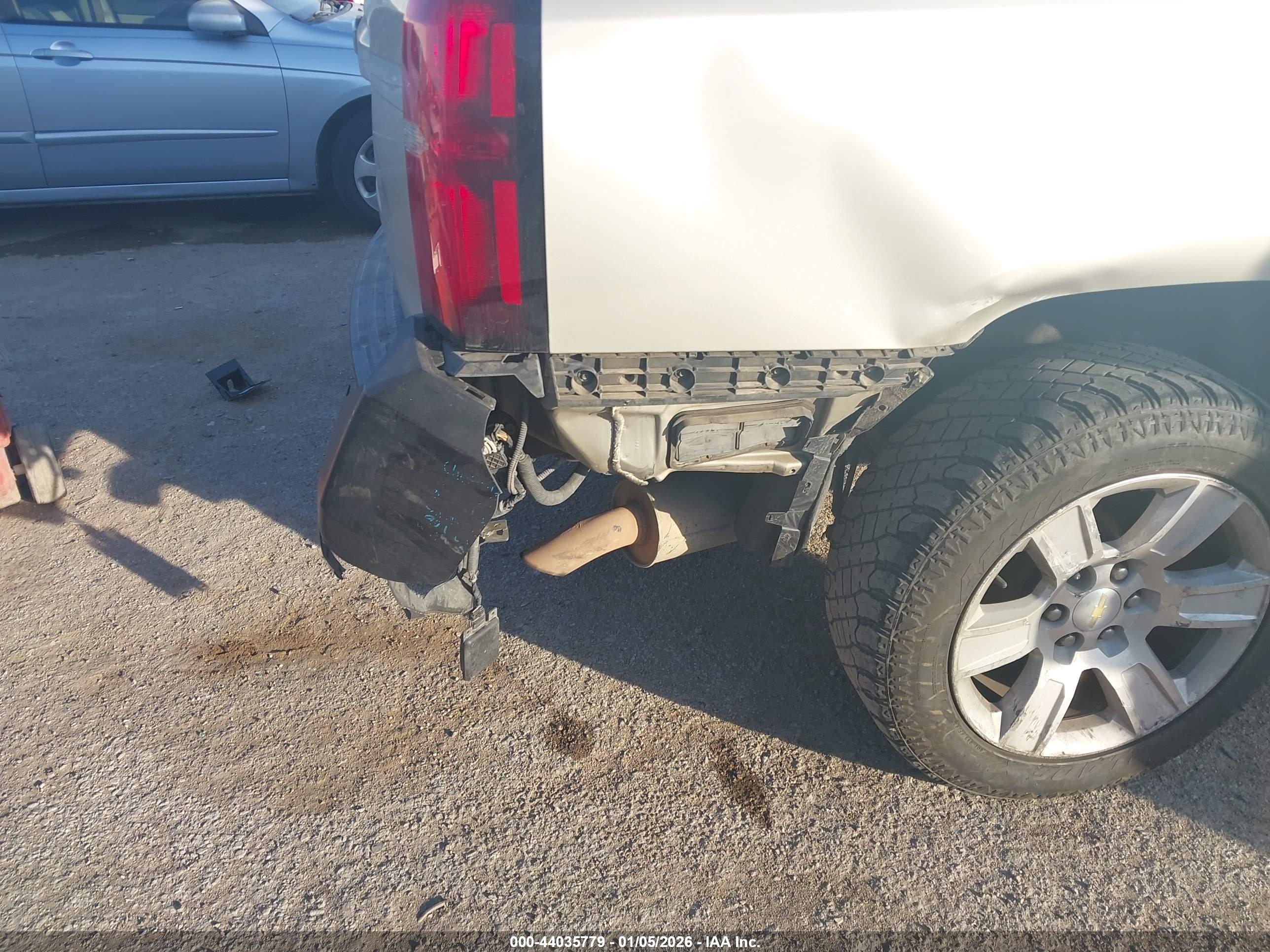 CHEVROLET TAHOE image 6