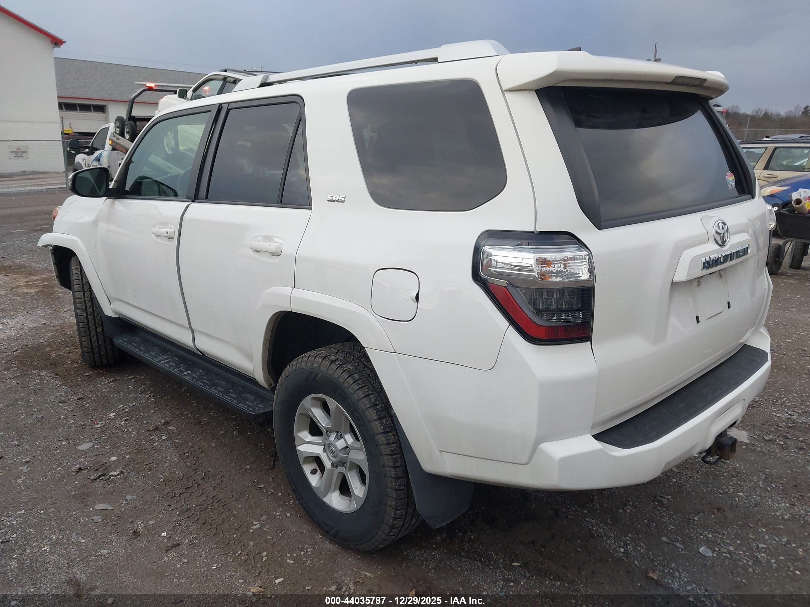 TOYOTA 4RUNNER image 3