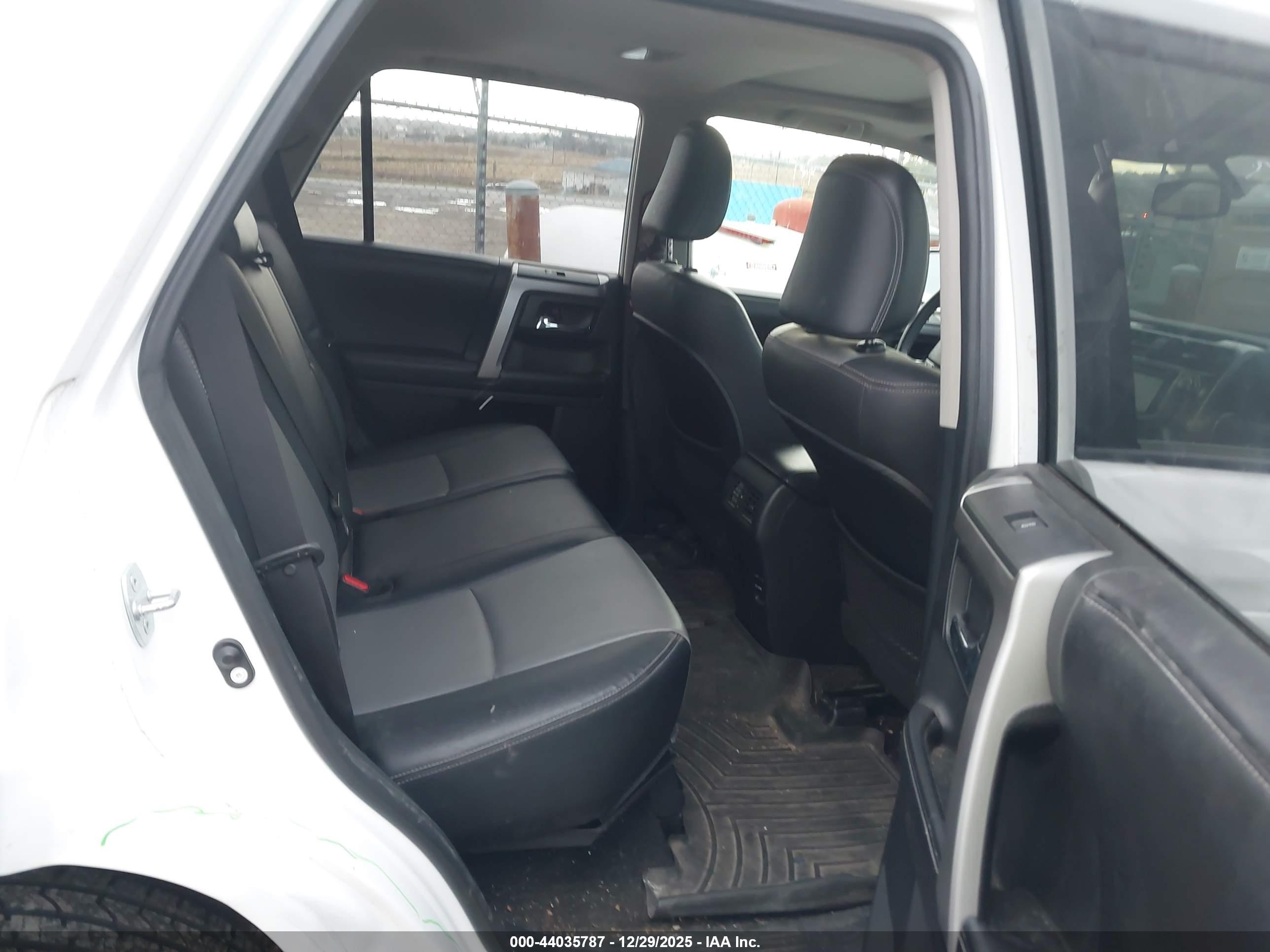 TOYOTA 4RUNNER image 8