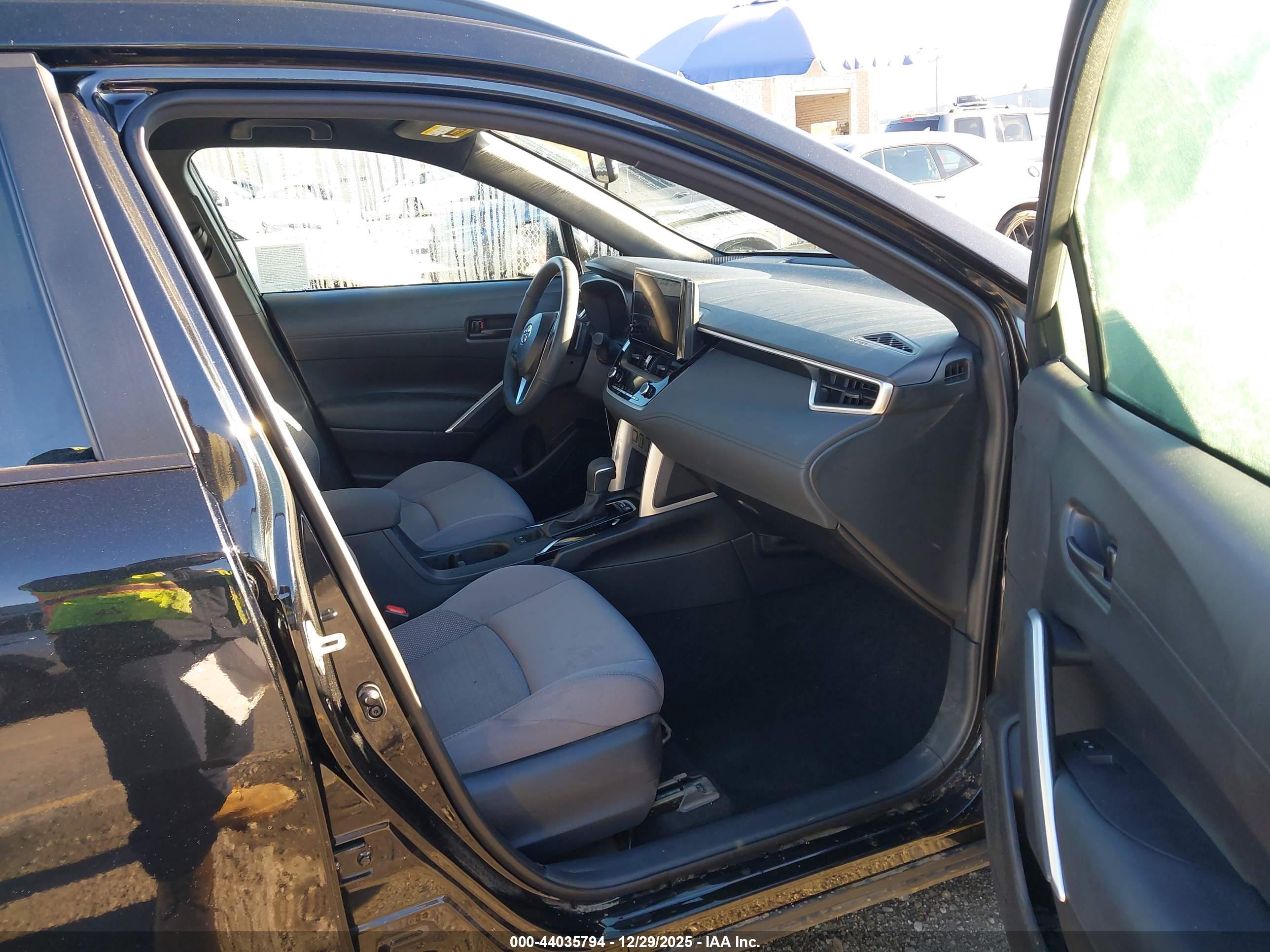 TOYOTA COROLLA image 5