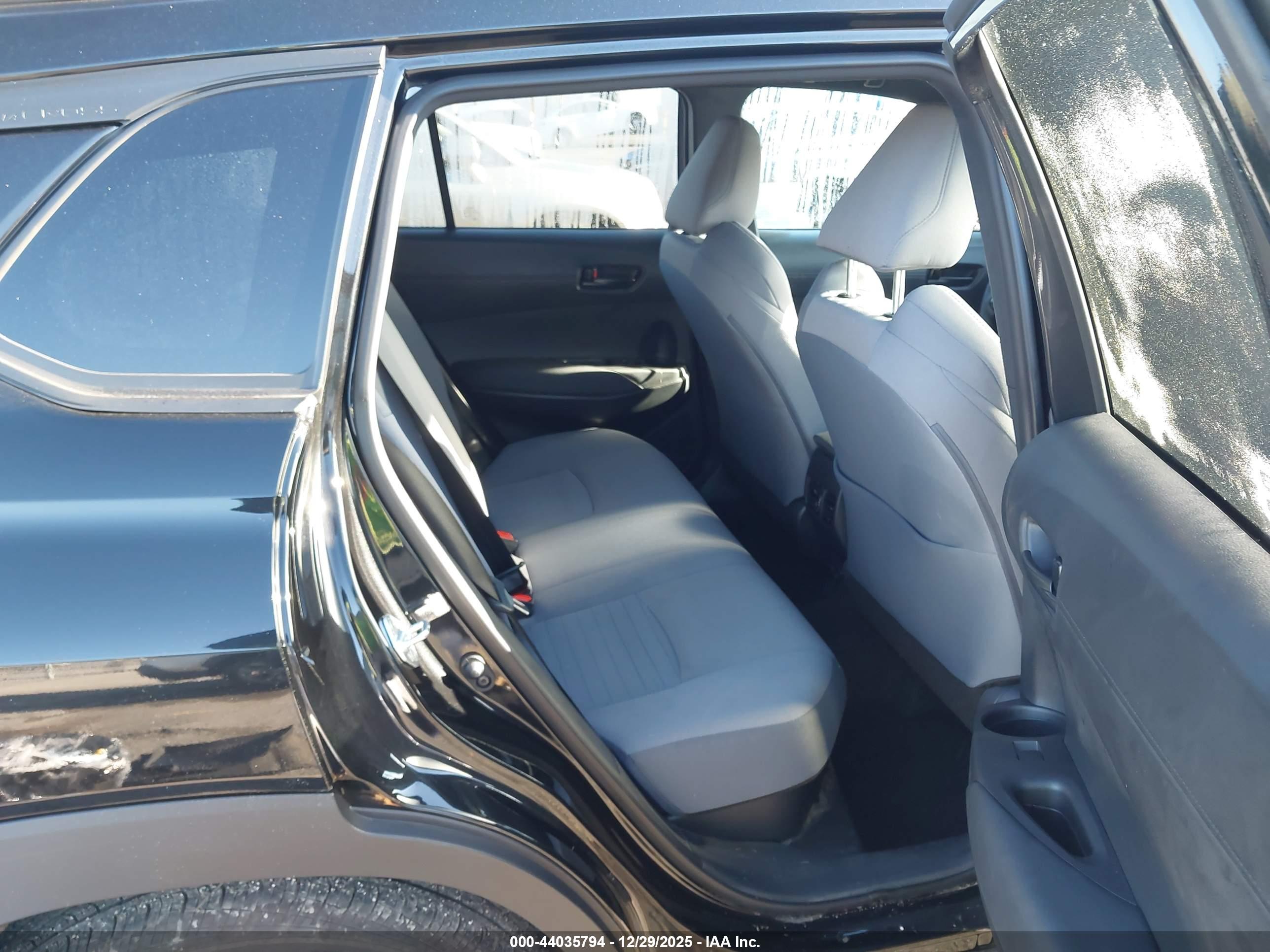 TOYOTA COROLLA image 8