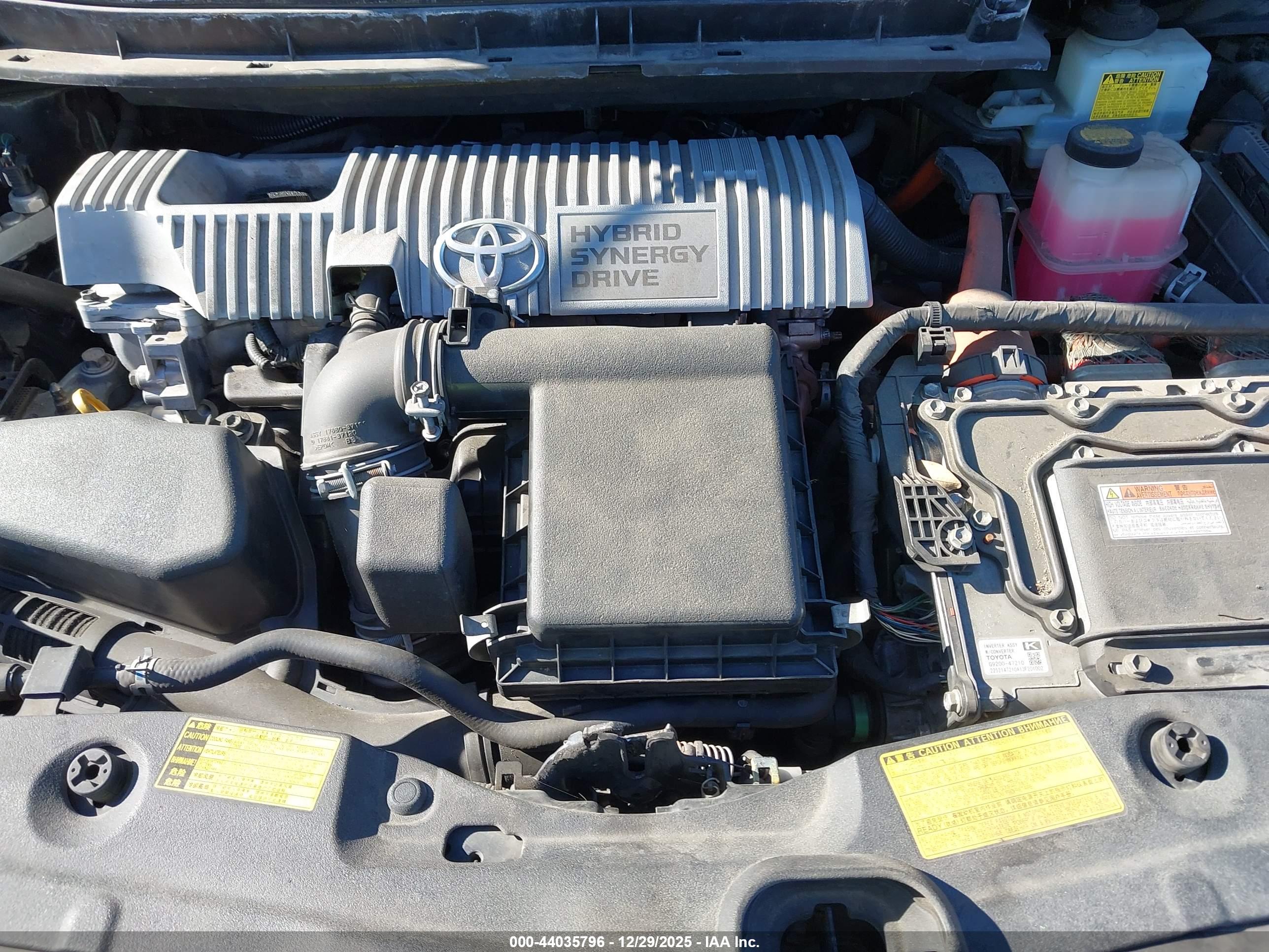 TOYOTA PRIUS image 10