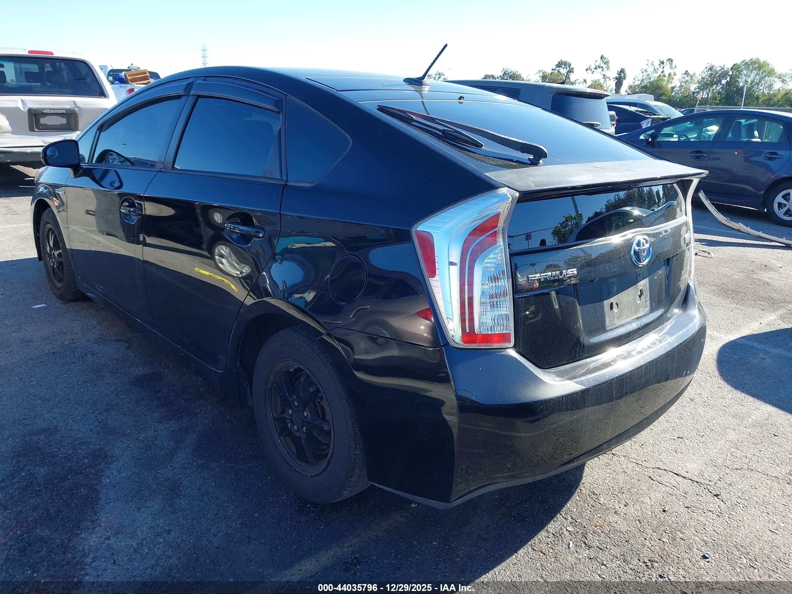 TOYOTA PRIUS image 3
