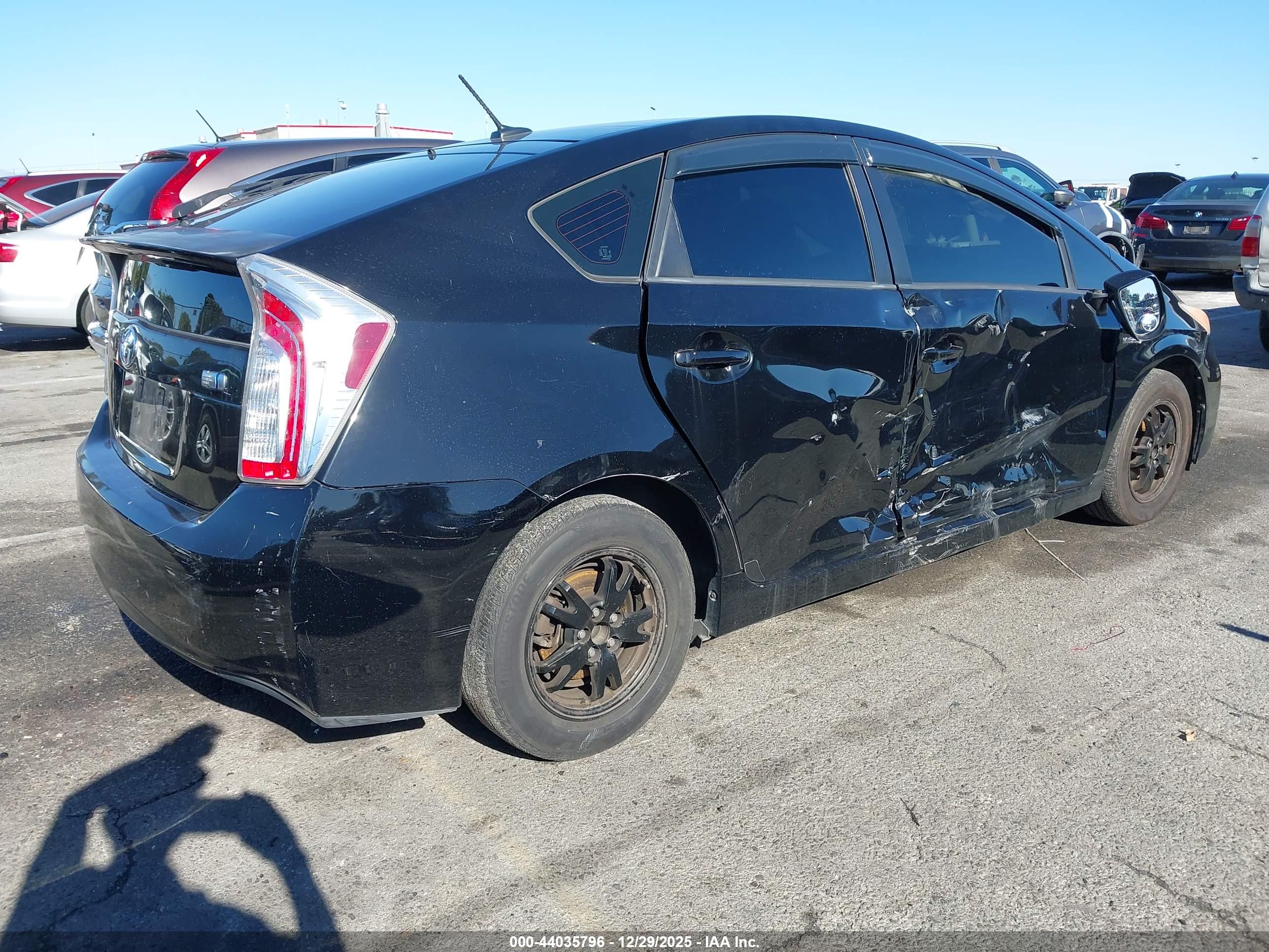 TOYOTA PRIUS image 4