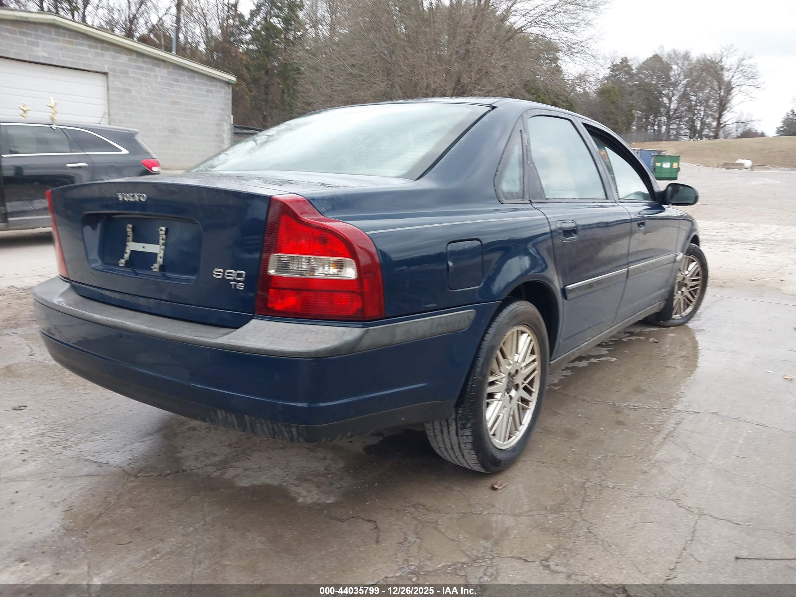VOLVO S80 image 4