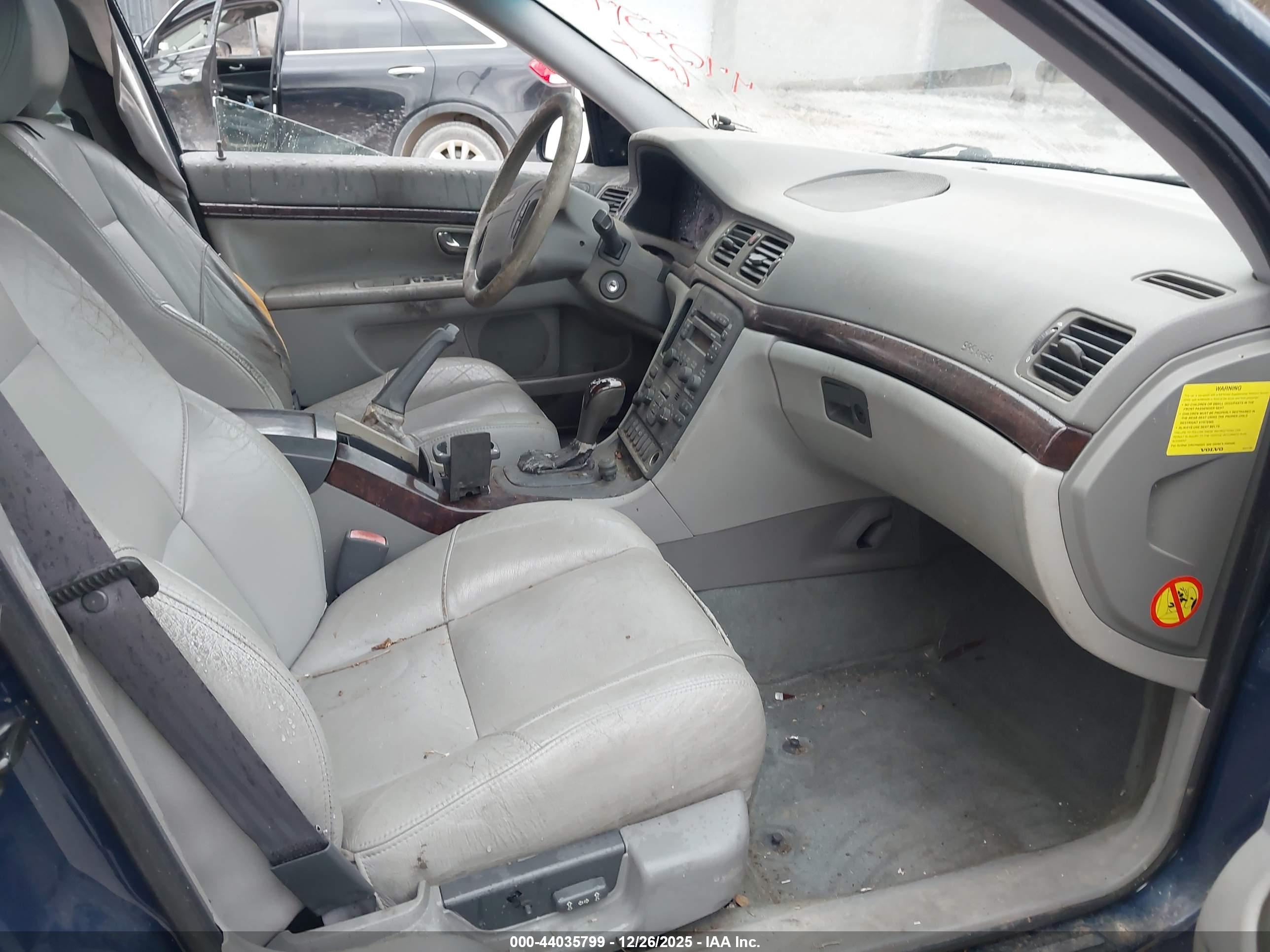VOLVO S80 image 5