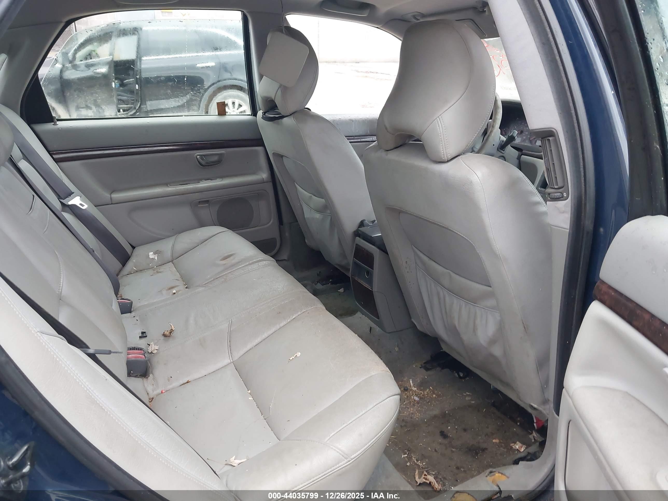 VOLVO S80 image 8