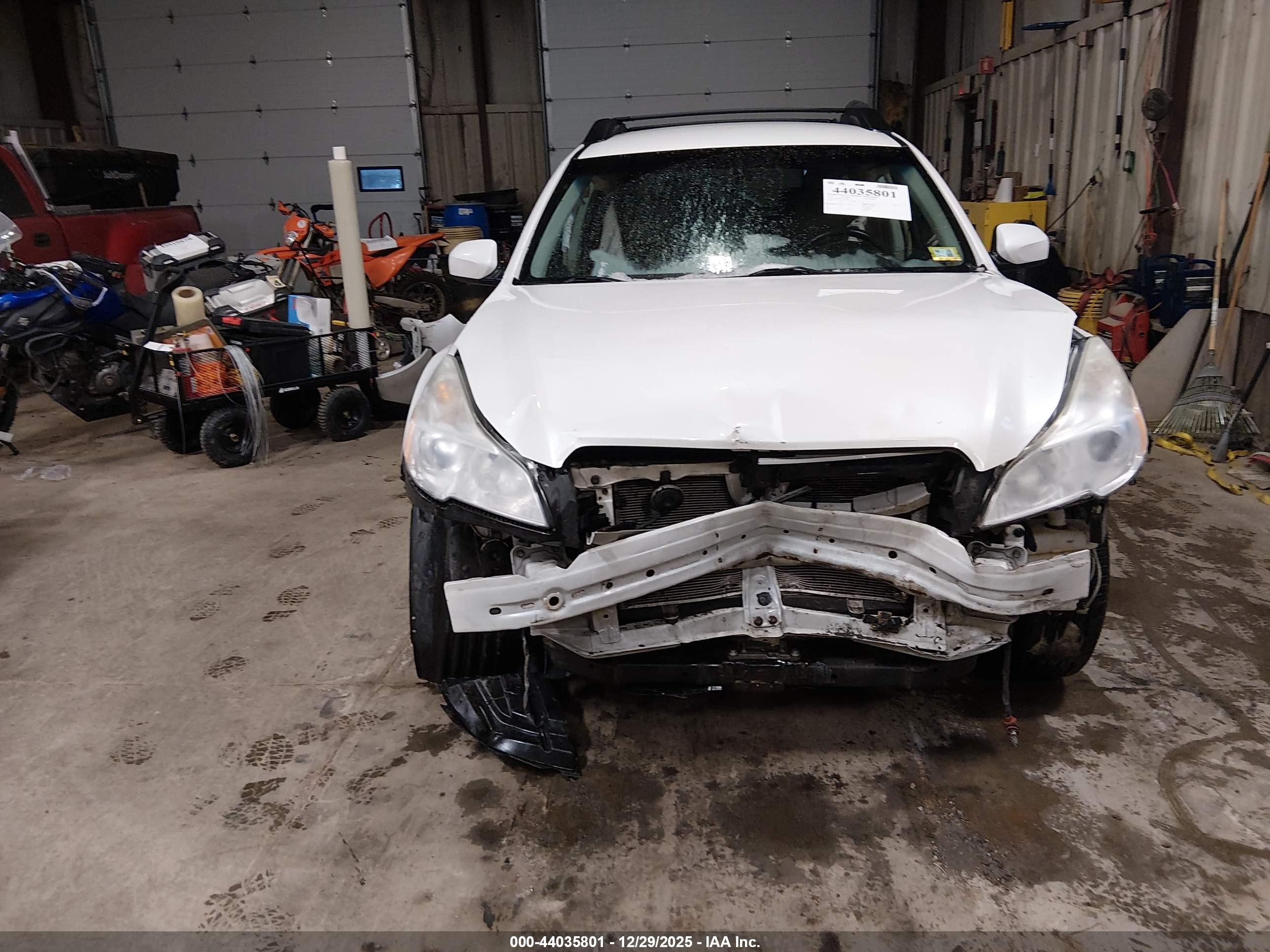 SUBARU OUTBACK image 6