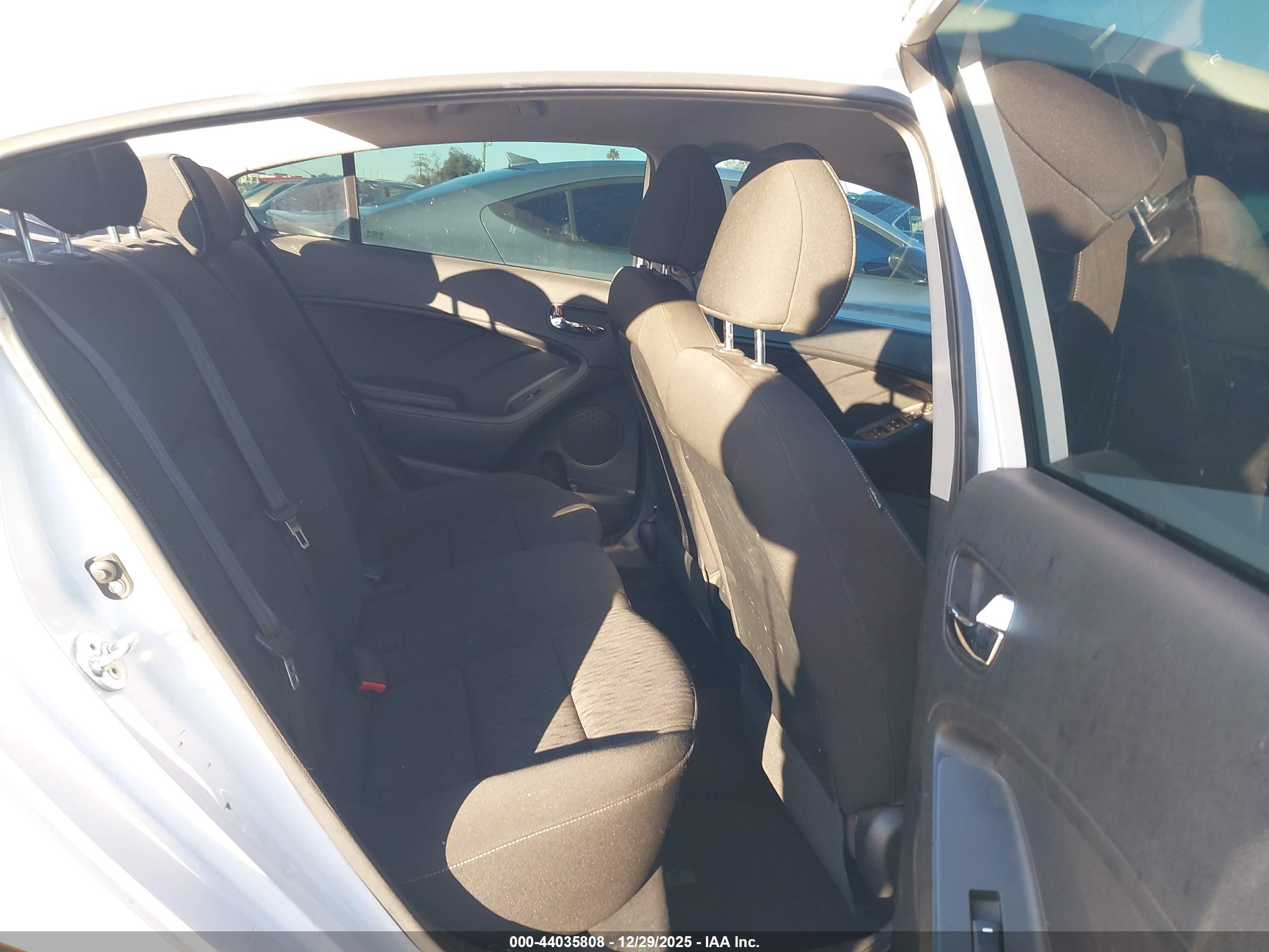 KIA FORTE image 8