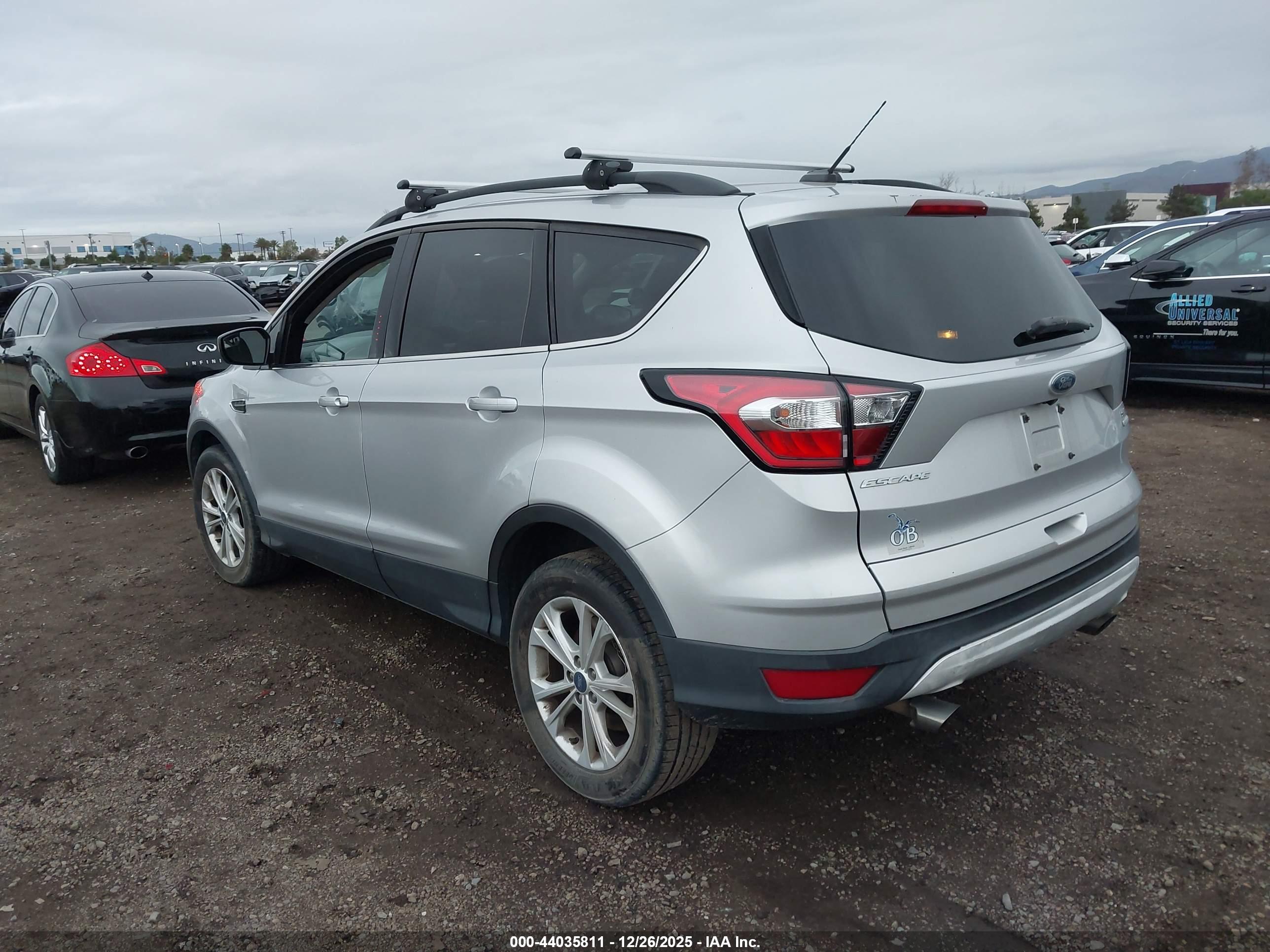 FORD ESCAPE image 3