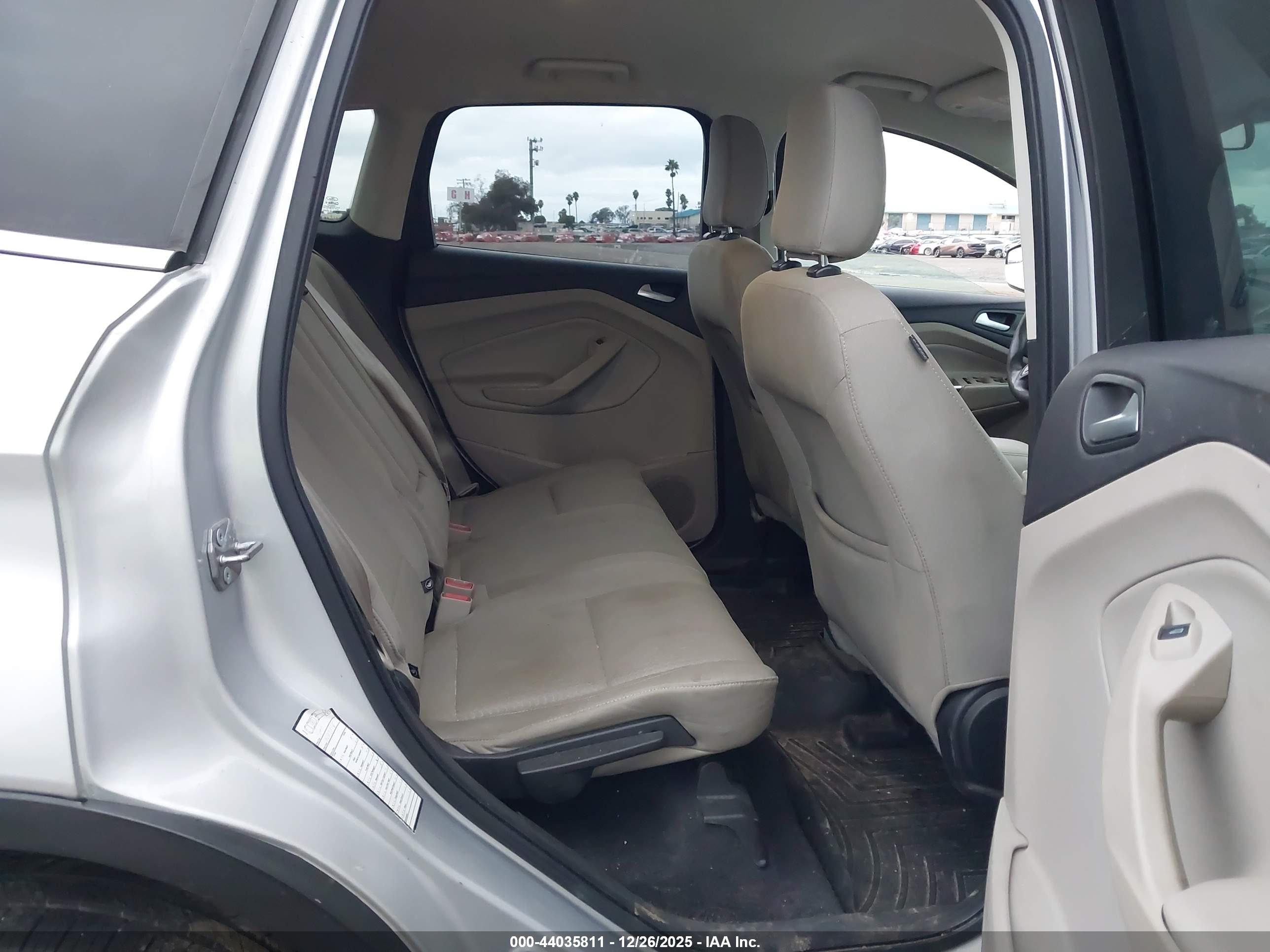 FORD ESCAPE image 8