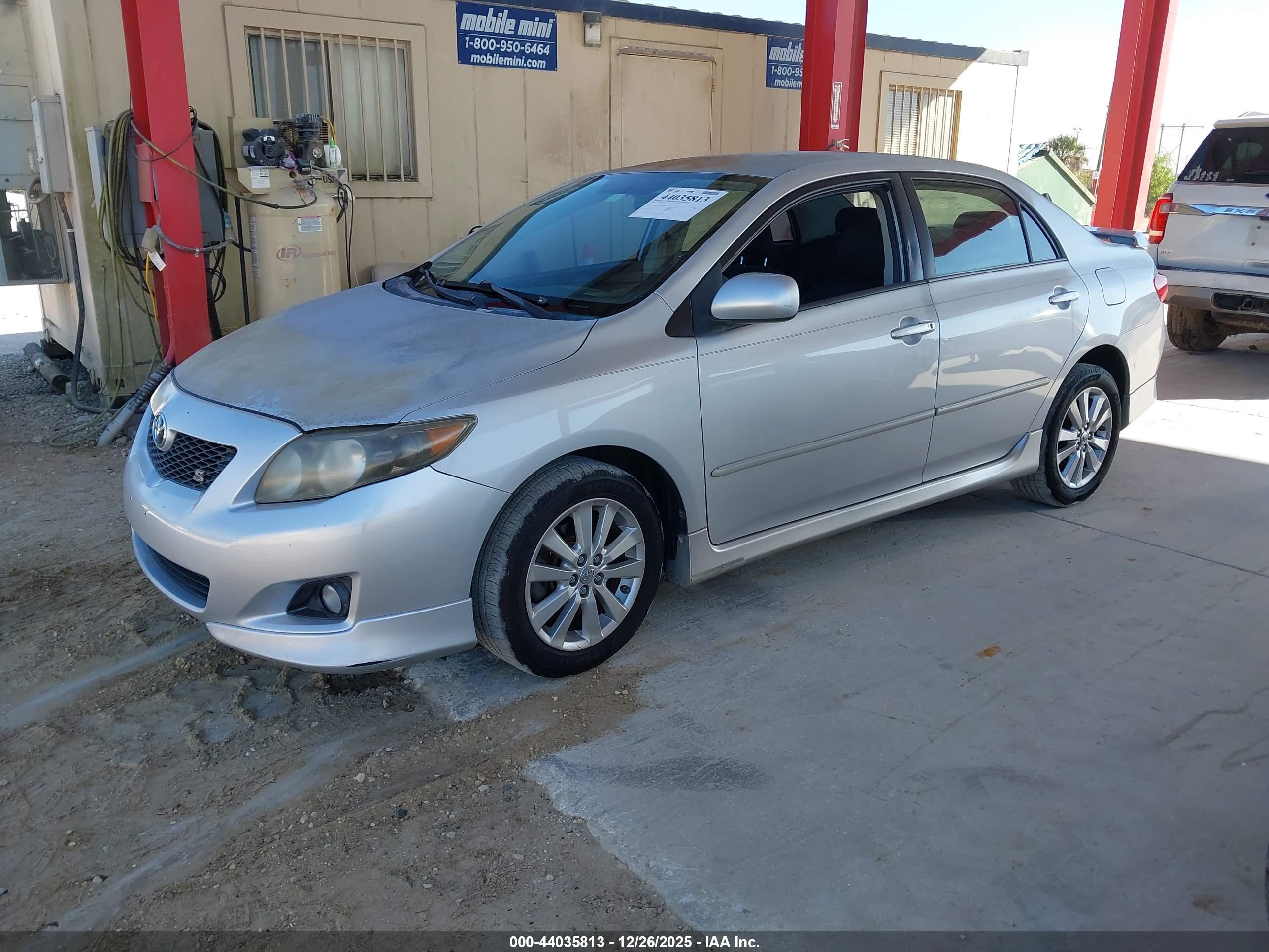 TOYOTA COROLLA image 2