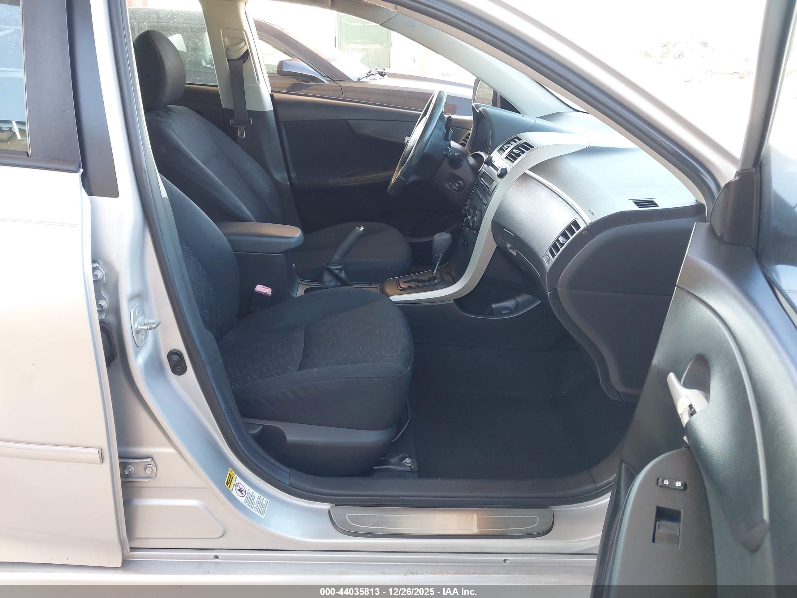 TOYOTA COROLLA image 5