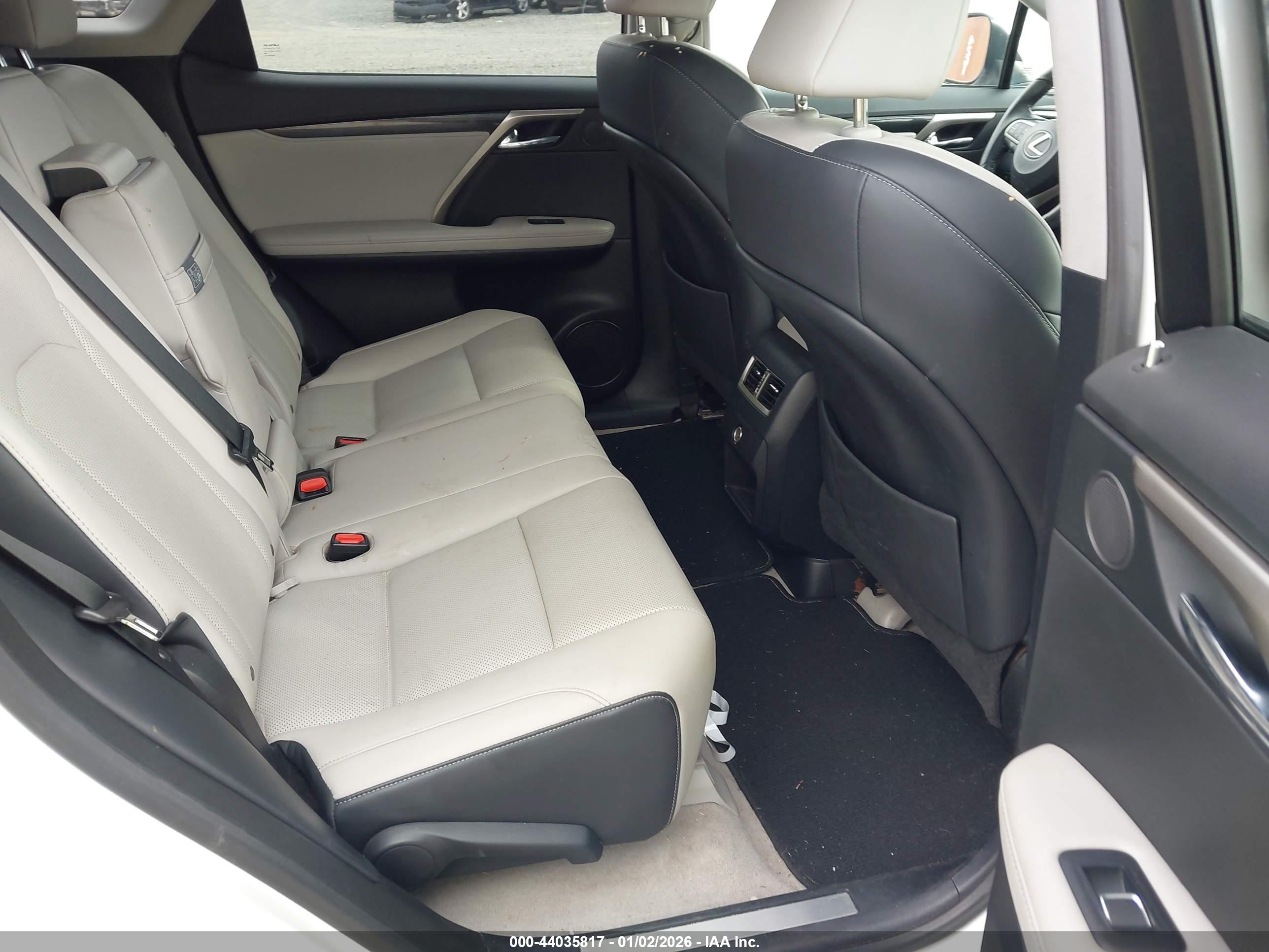 LEXUS RX image 8