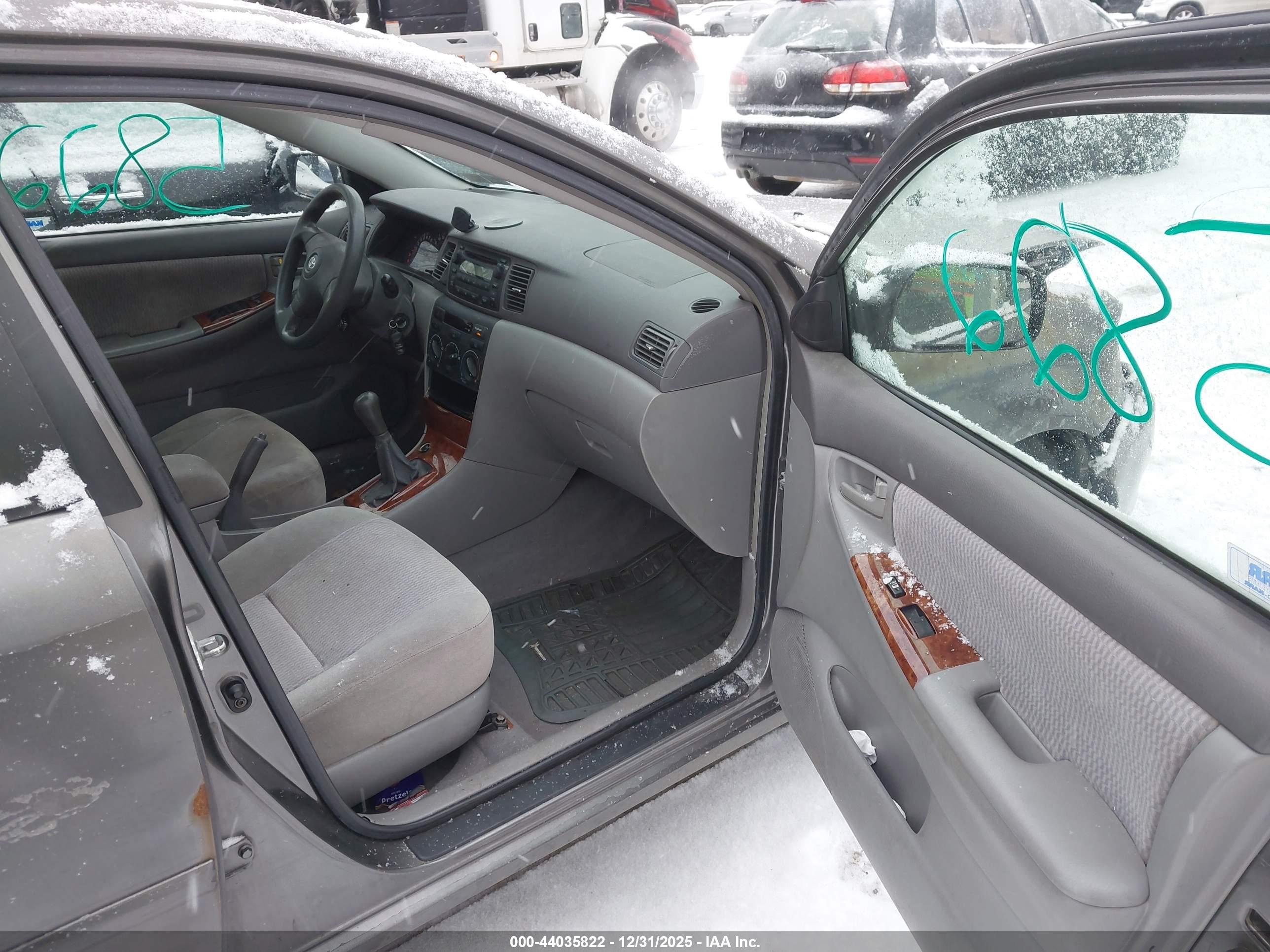 TOYOTA COROLLA image 5