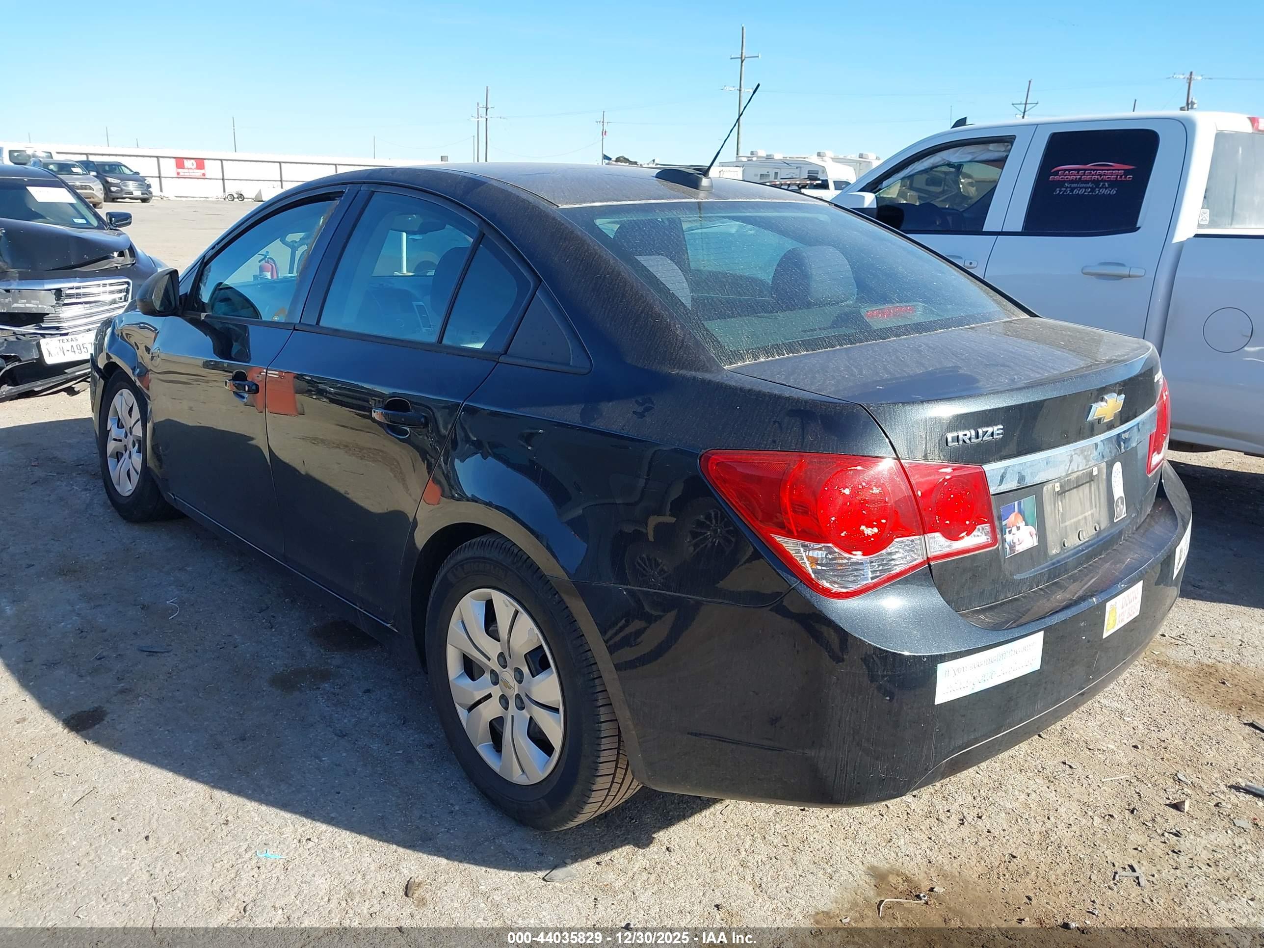 CHEVROLET CRUZE image 3