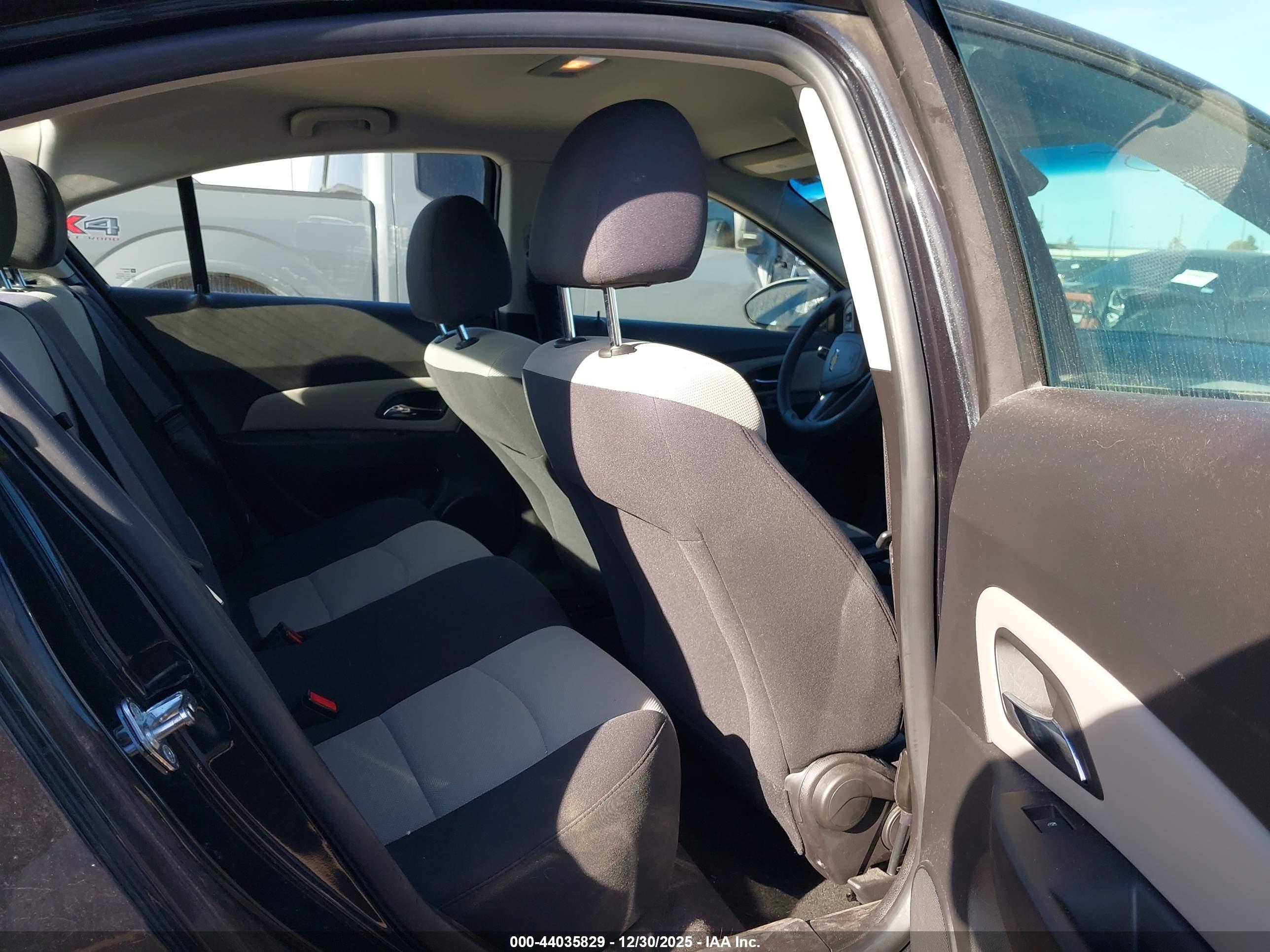 CHEVROLET CRUZE image 8