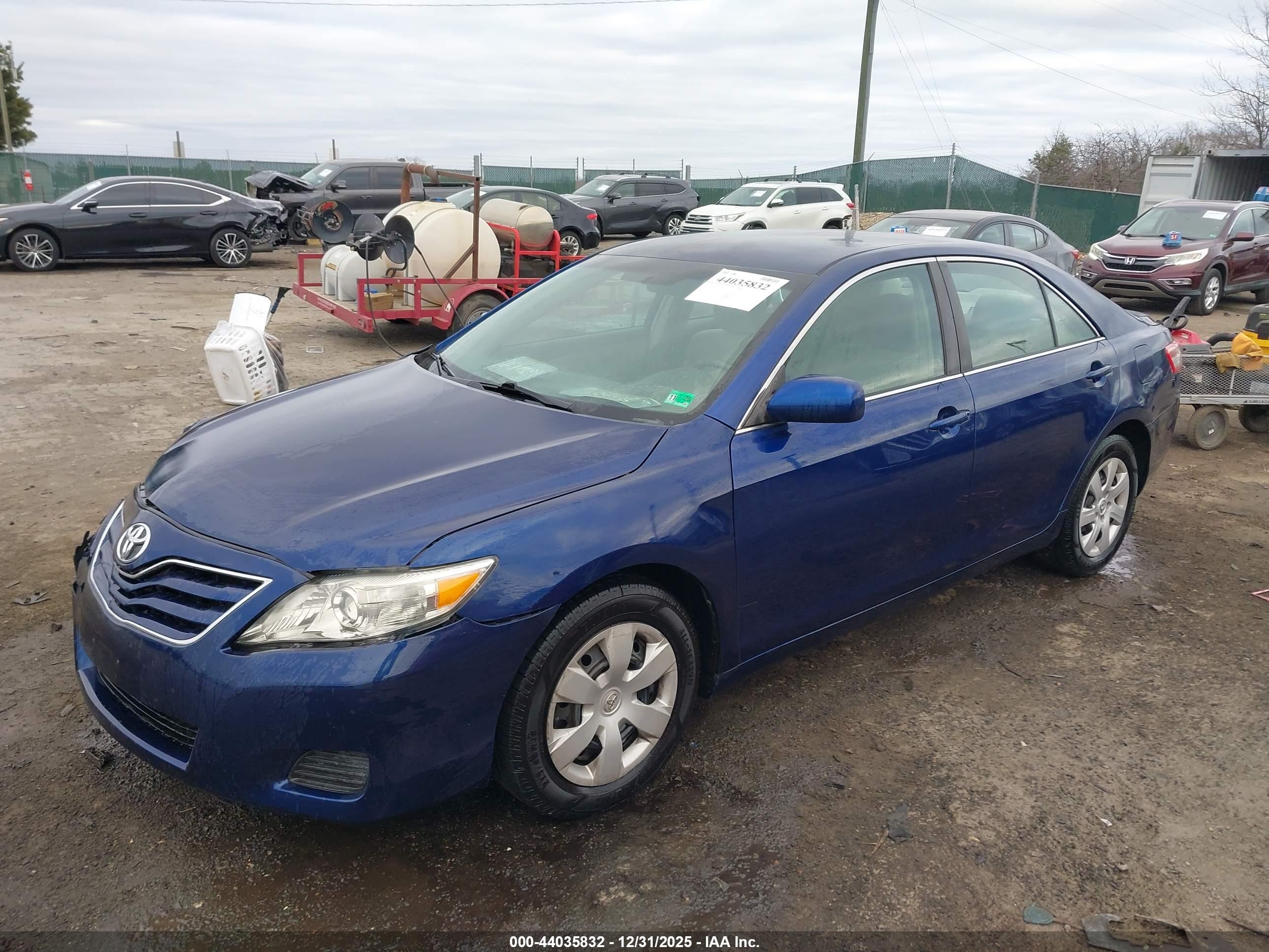 TOYOTA CAMRY image 2