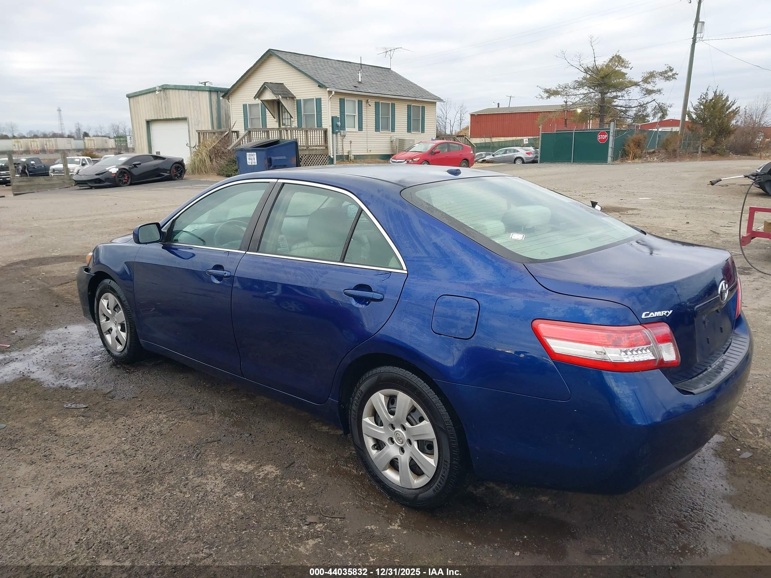 TOYOTA CAMRY image 3
